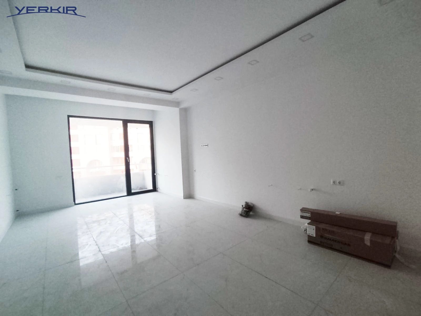 Apartments Code: 9+214878