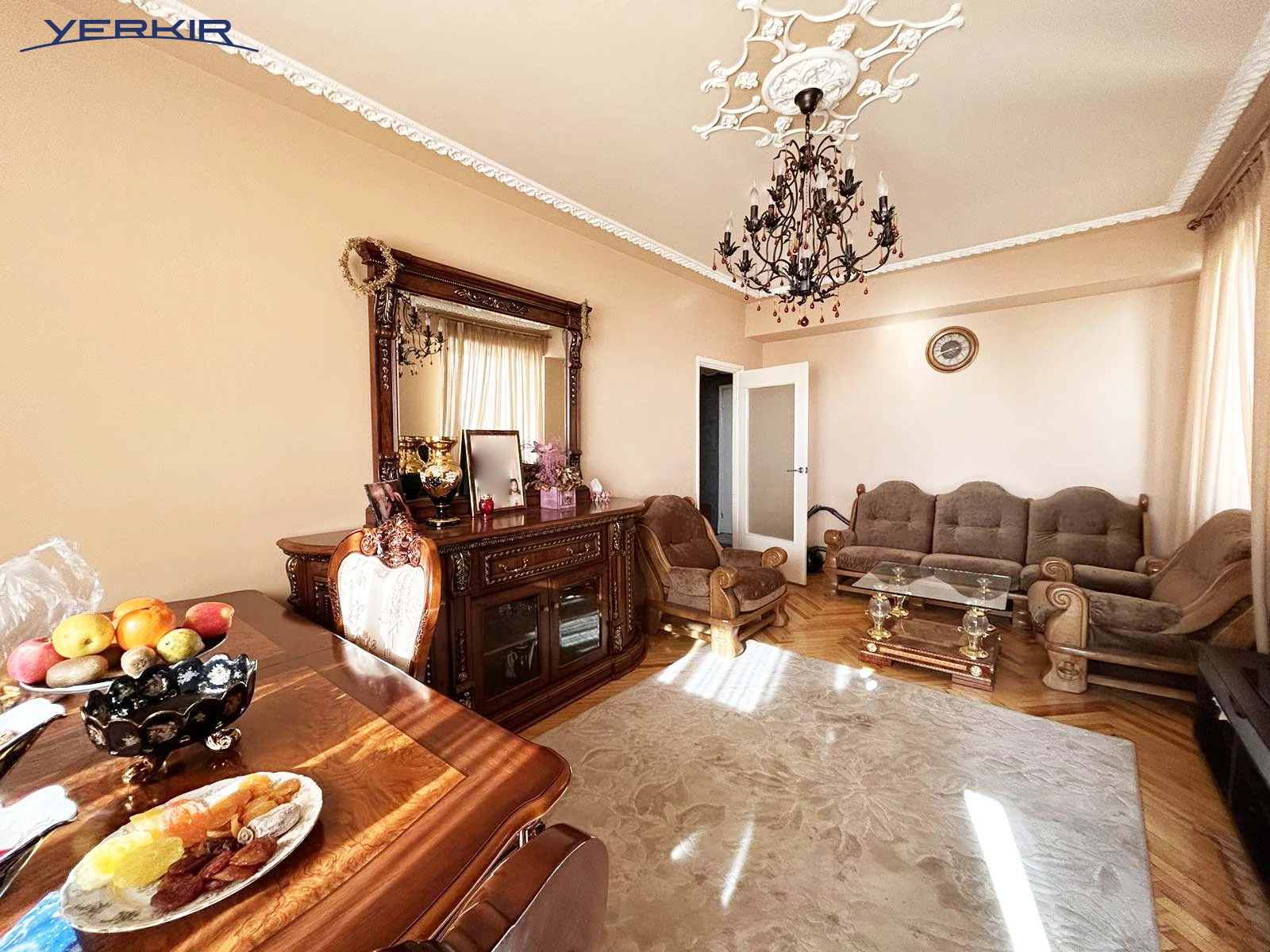 Apartments Code: 10+421337