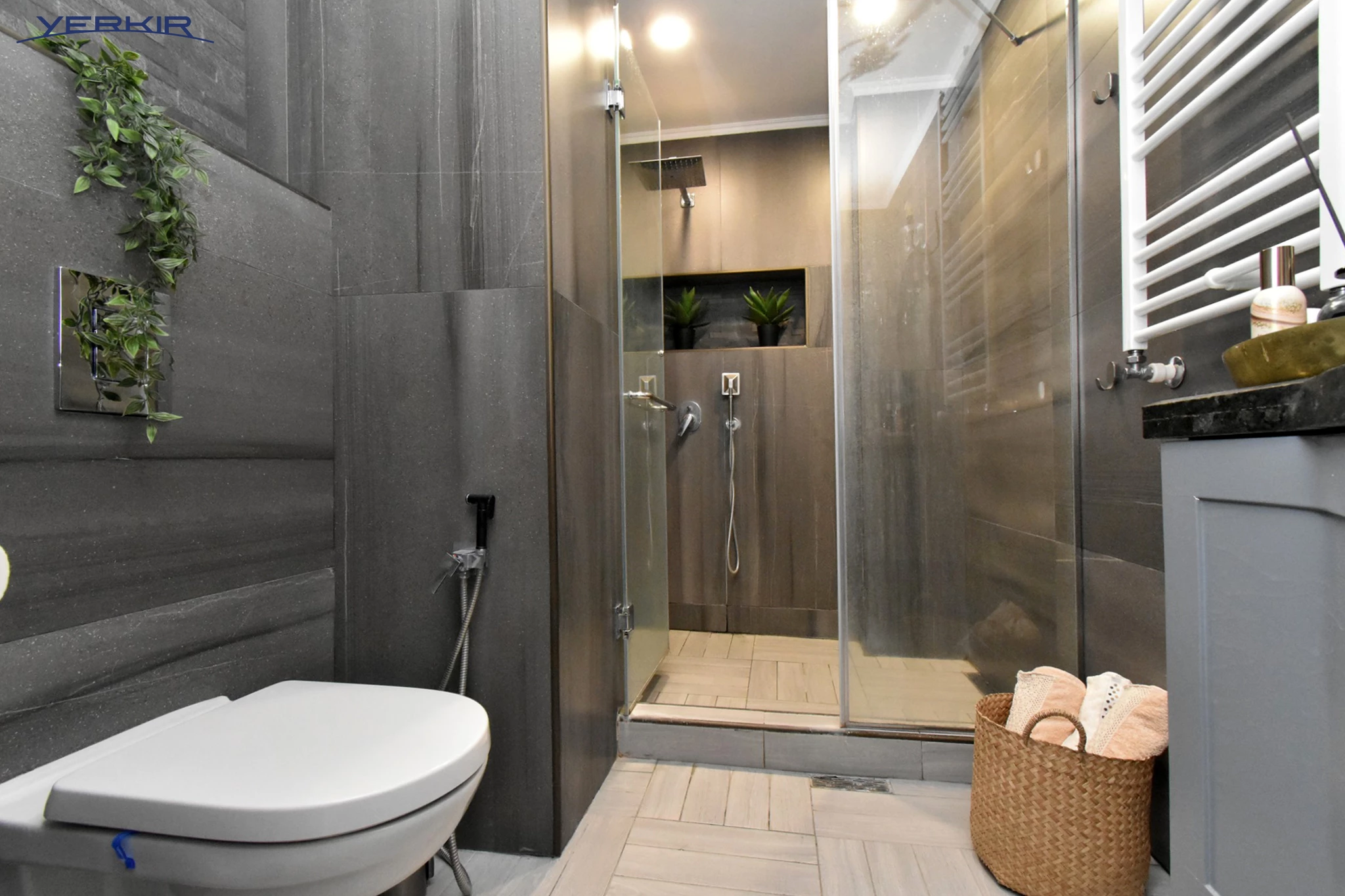 Apartments Code: 5+421138