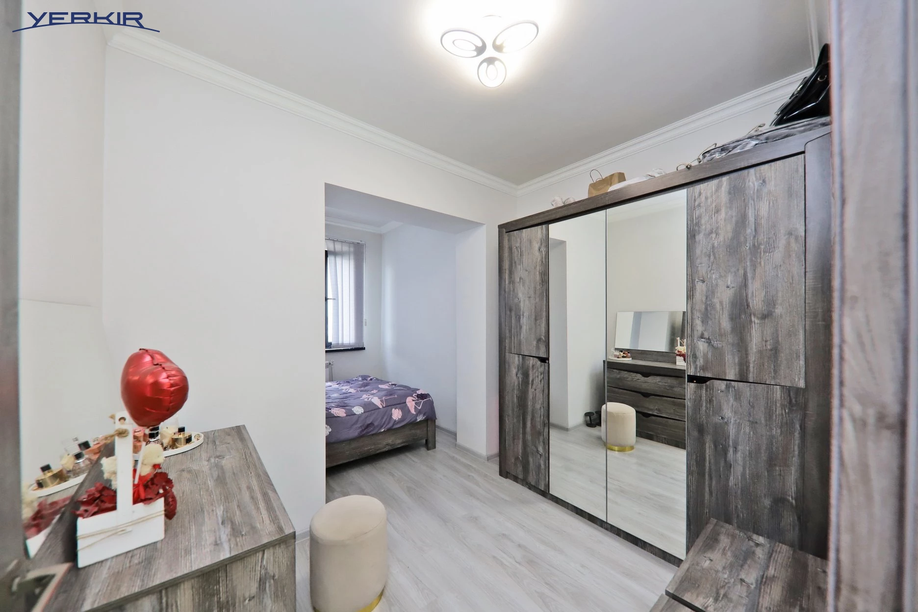 Apartments Code: 9+118244