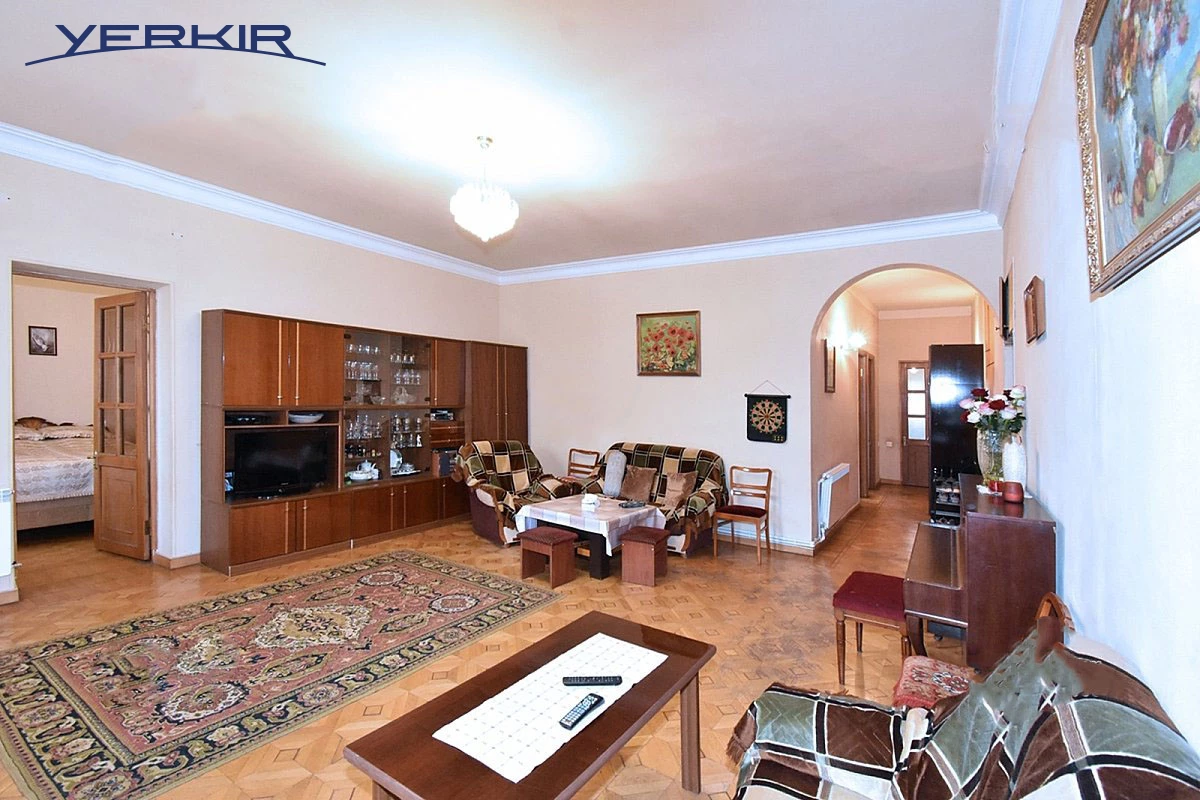 Apartments Code: 10+308330