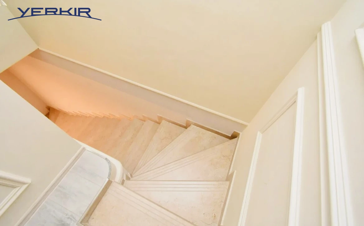 Houses Code: 3+510849