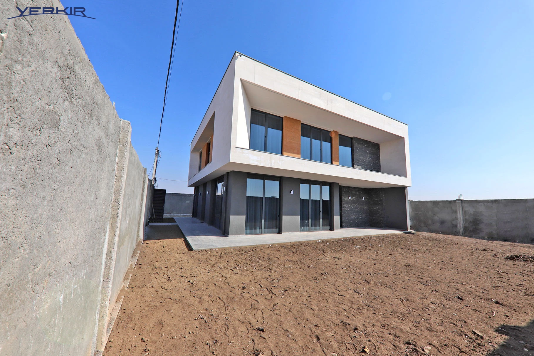 Houses Code: 3+516385