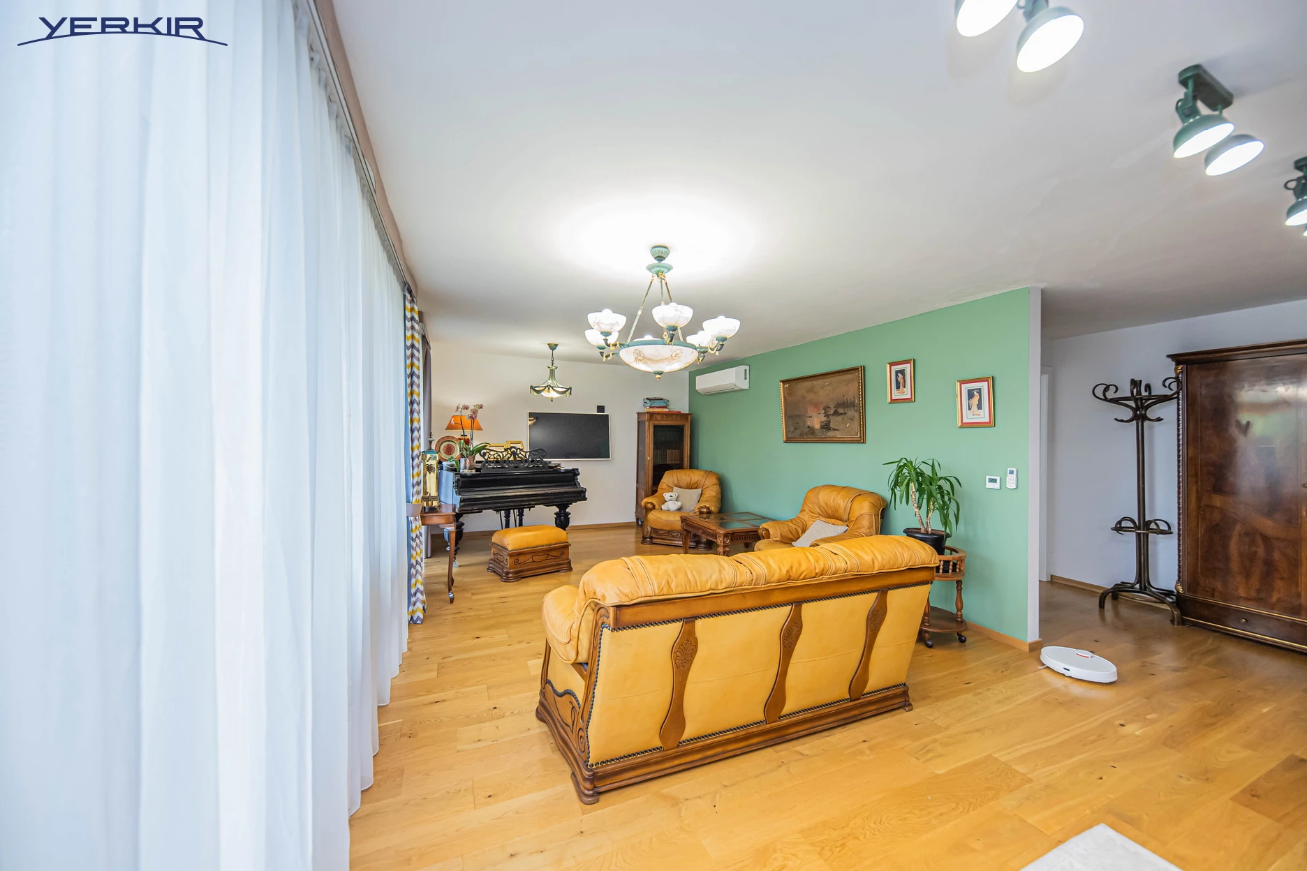 Apartments Code: 10+414072