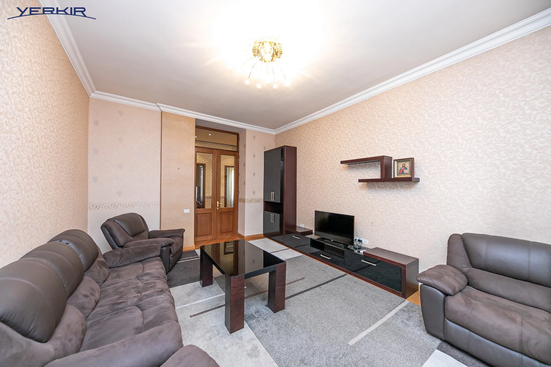 Apartments Code: 9+217995