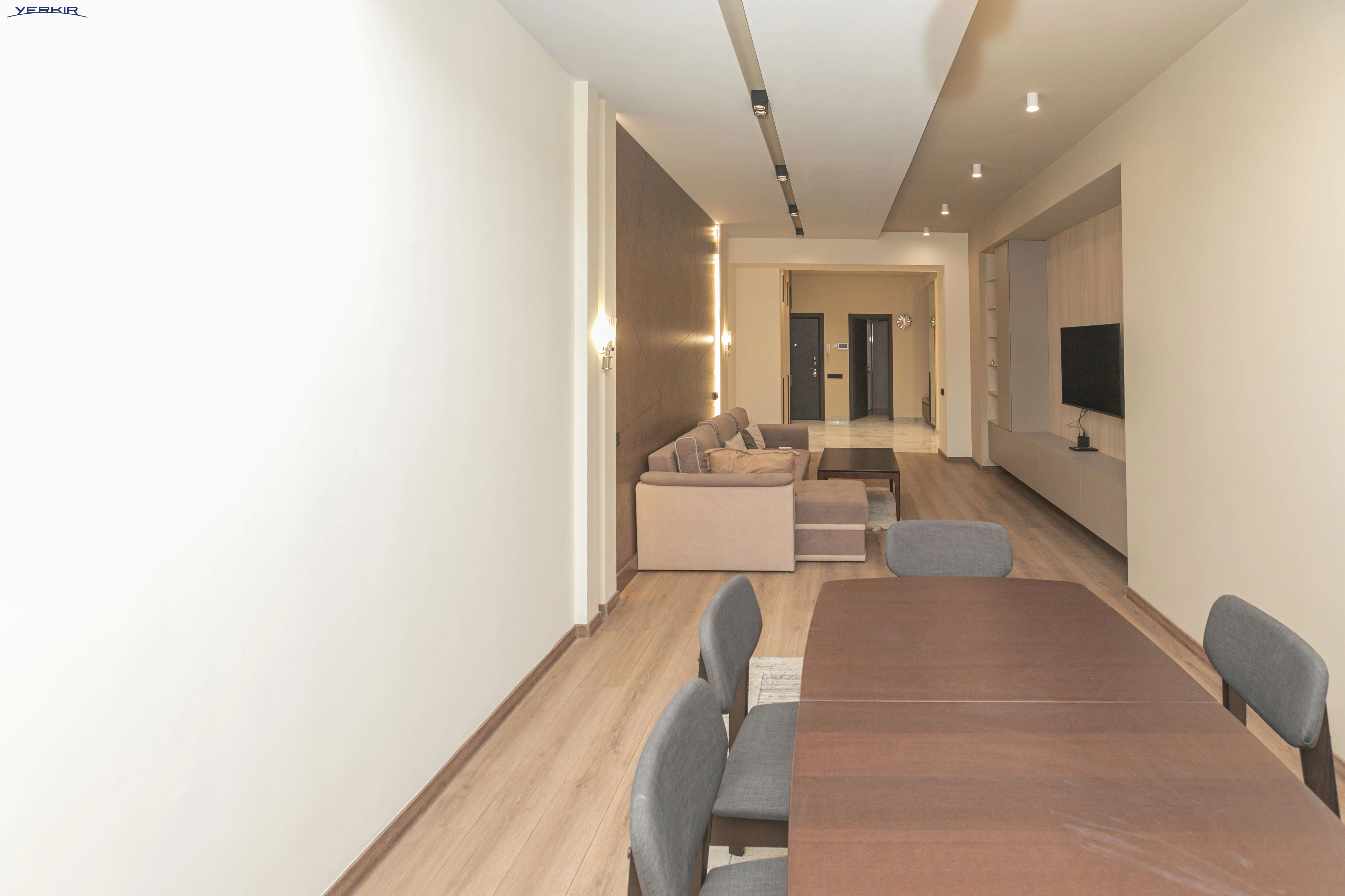 Apartments Code: 10+419408