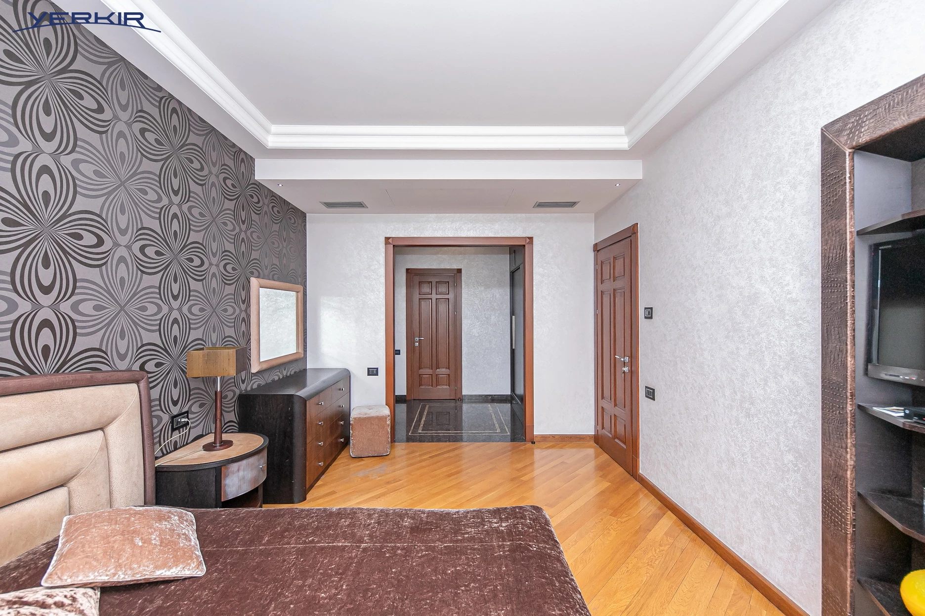 Apartments Code: 5+317840