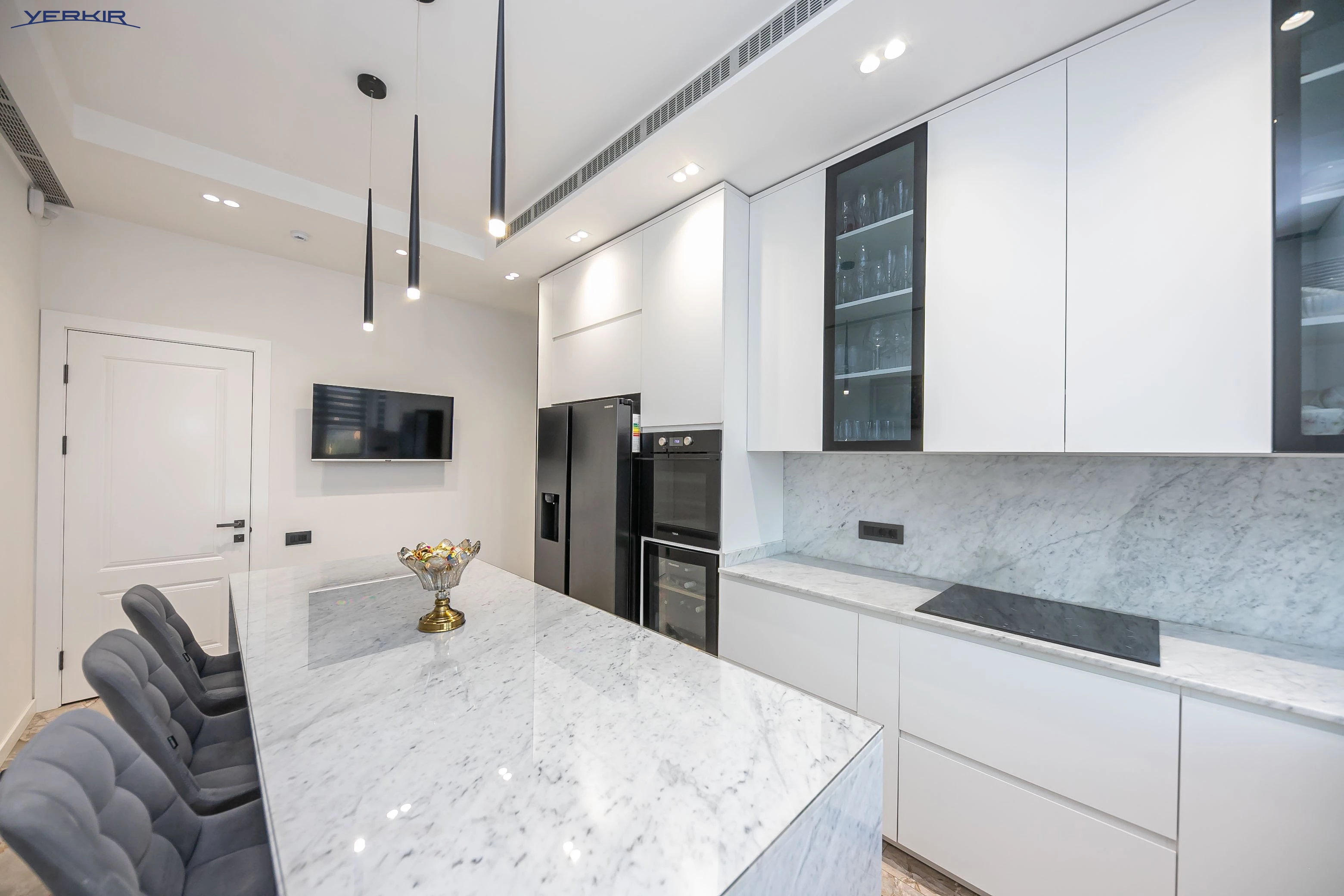 Apartments Code: 9+420819