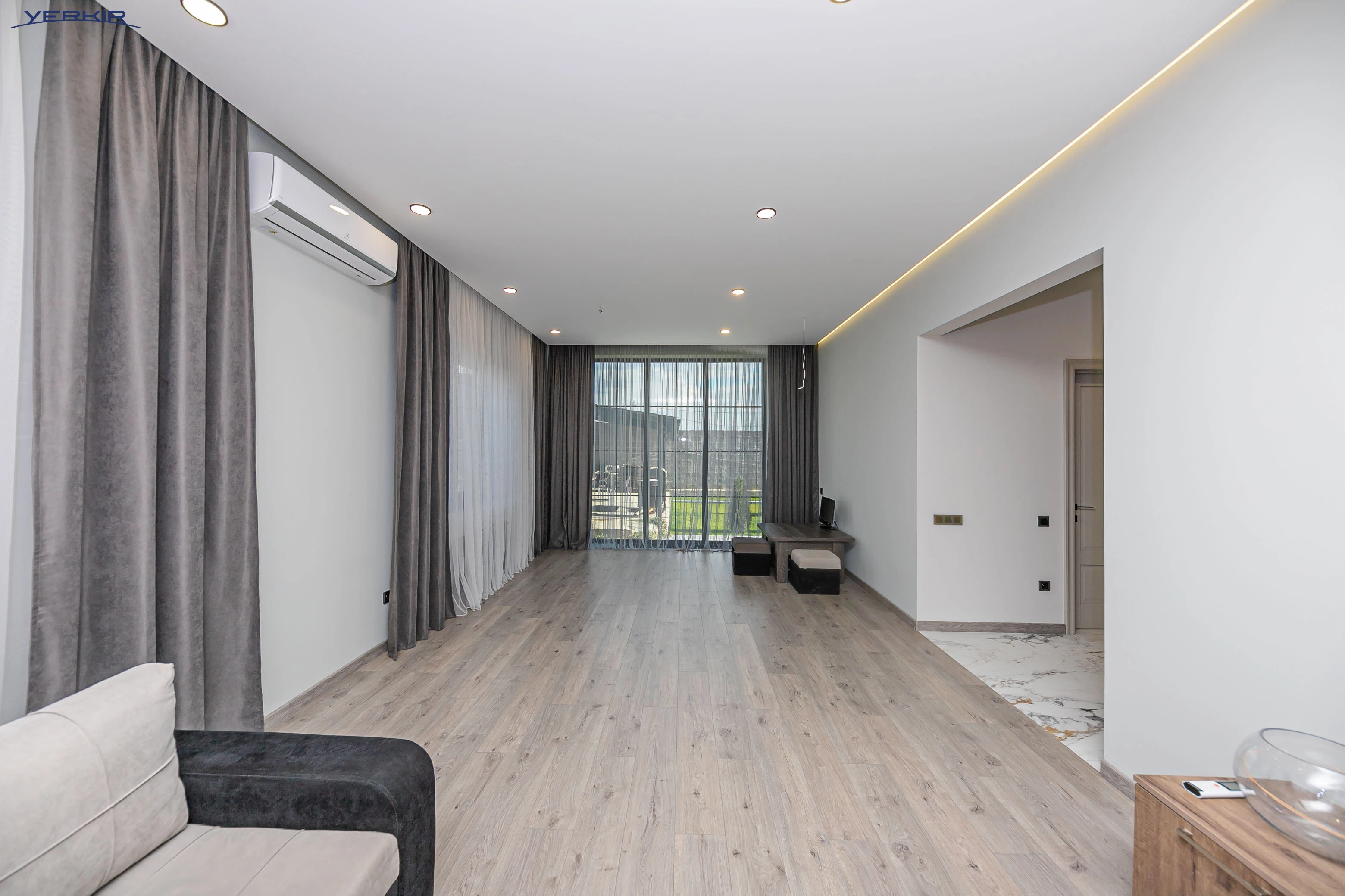 Առանձնատներ Կոդ` 10+521157