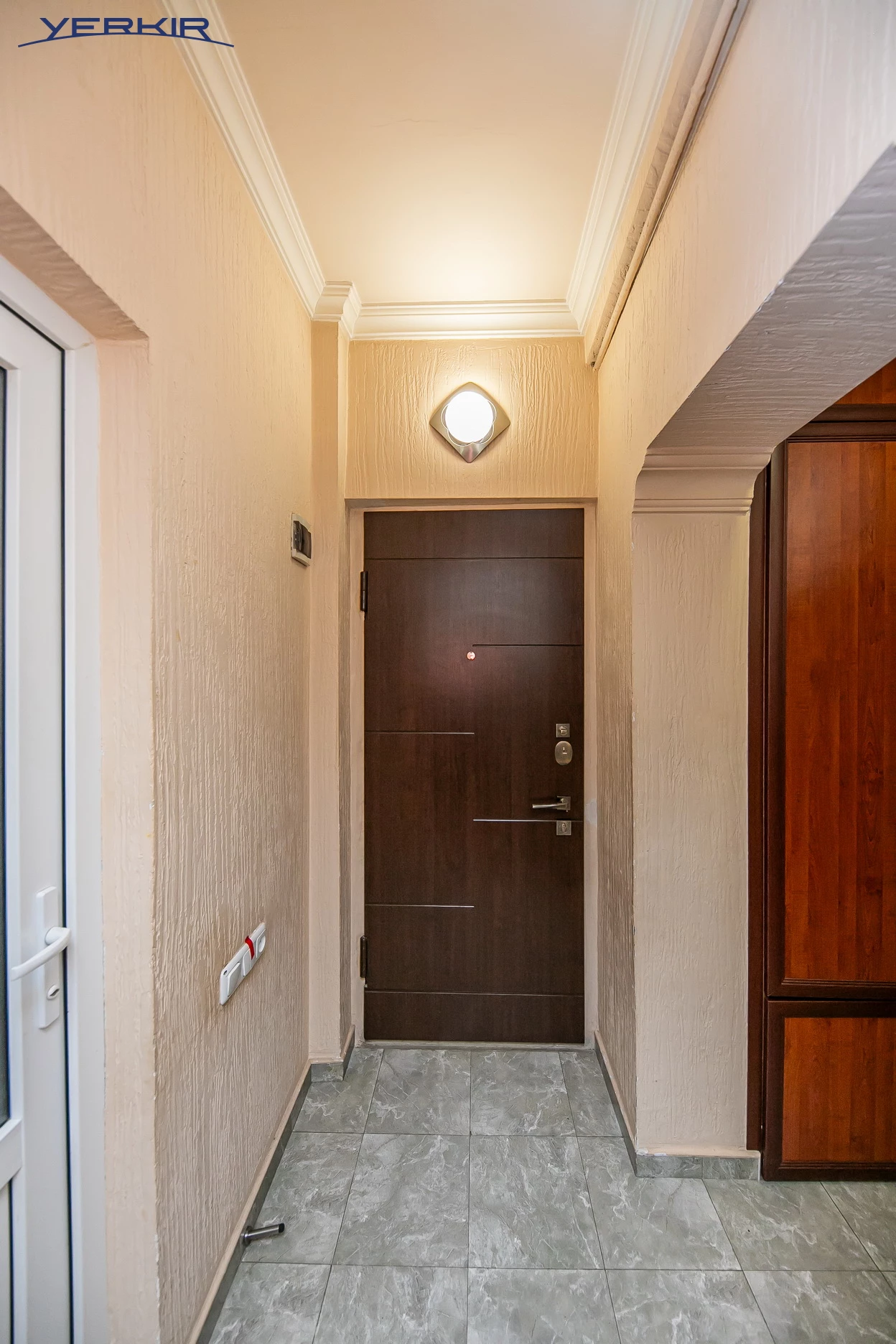 Apartments Code: 10+317054