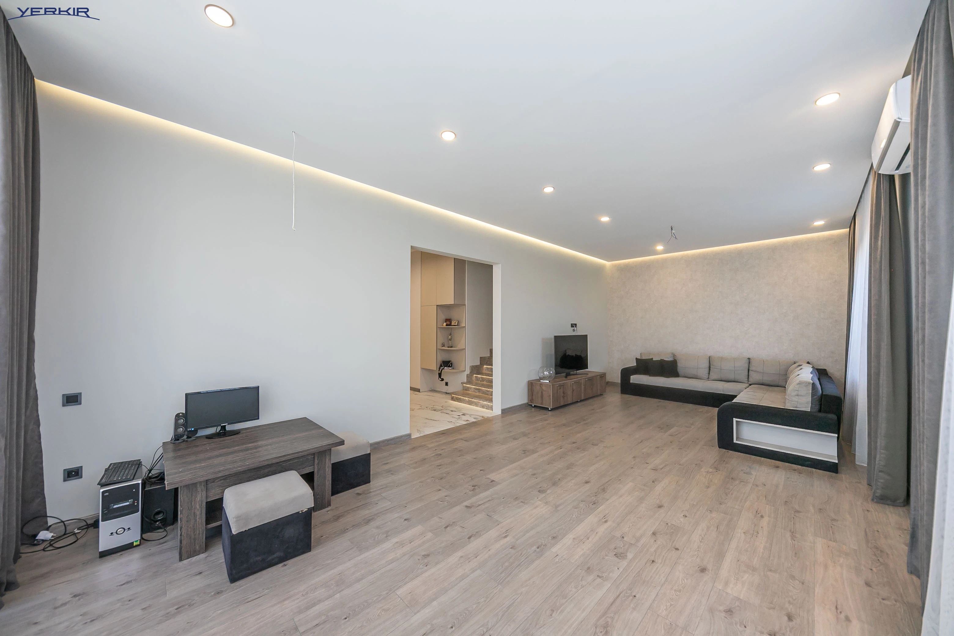 Առանձնատներ Կոդ` 10+521157