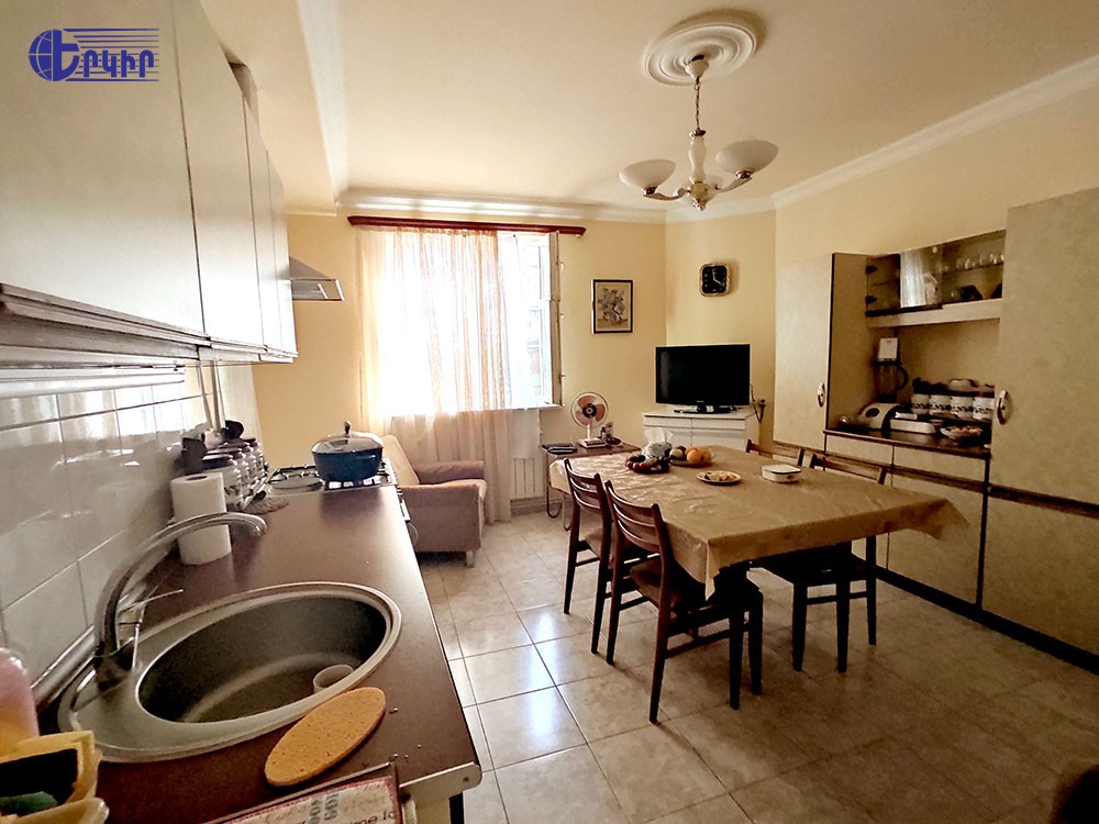 Առանձնատներ Կոդ` 3+51641