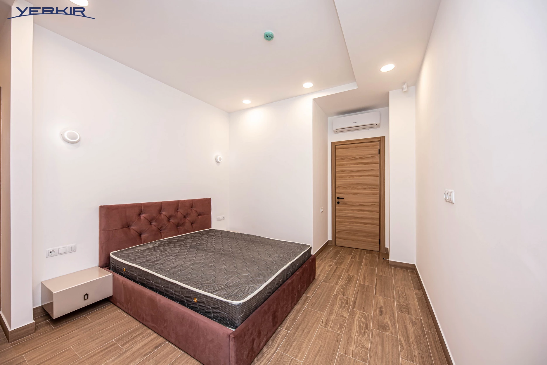 Առանձնատներ Կոդ` 5+513738