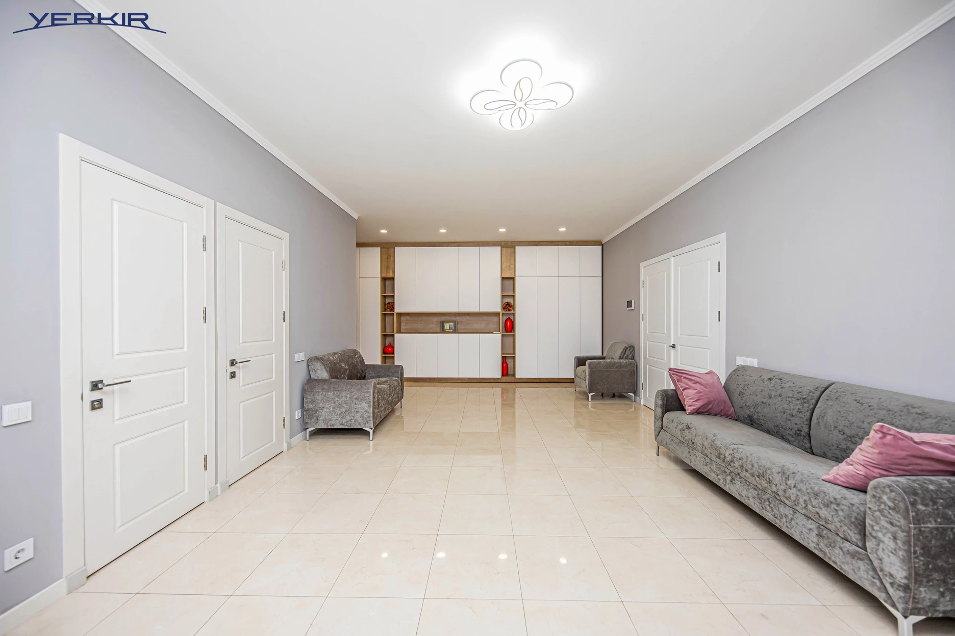 Բնակարաններ Կոդ` 5+313070