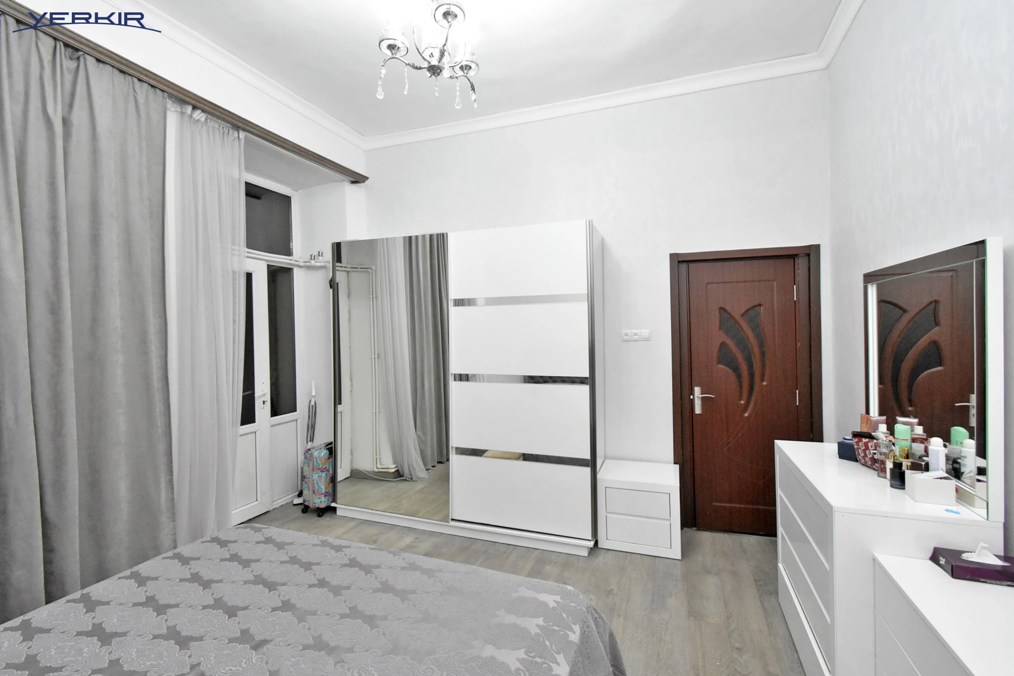 Բնակարաններ Կոդ` 5+221333