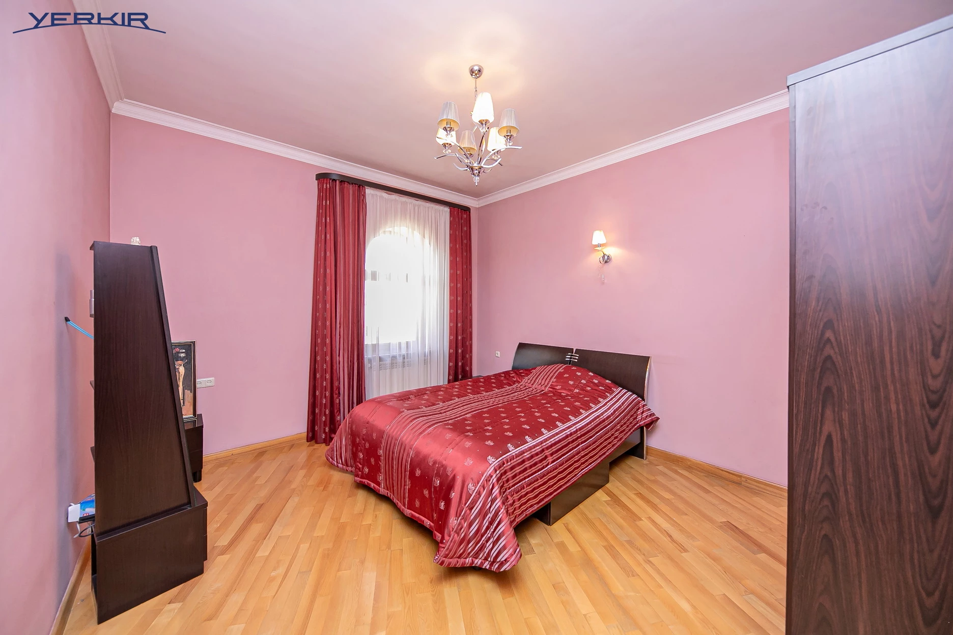 Առանձնատներ Կոդ` 10+518036