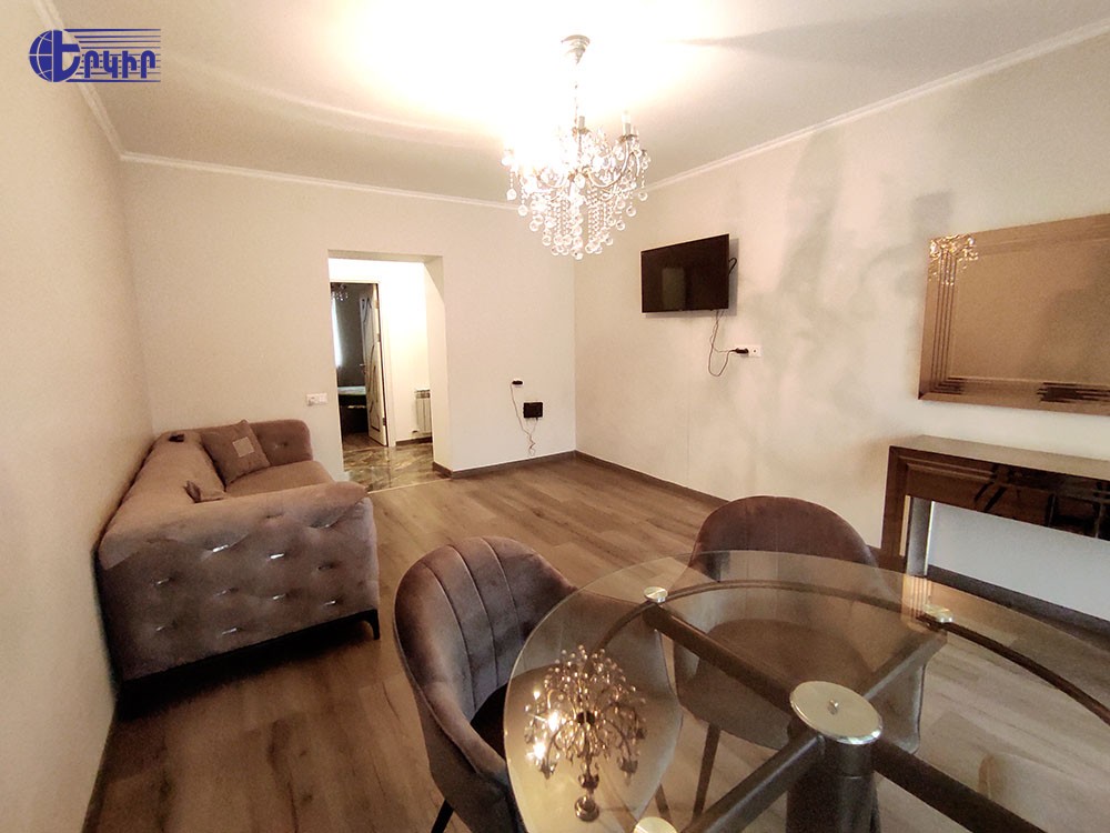 Բնակարաններ Կոդ` 5+33748