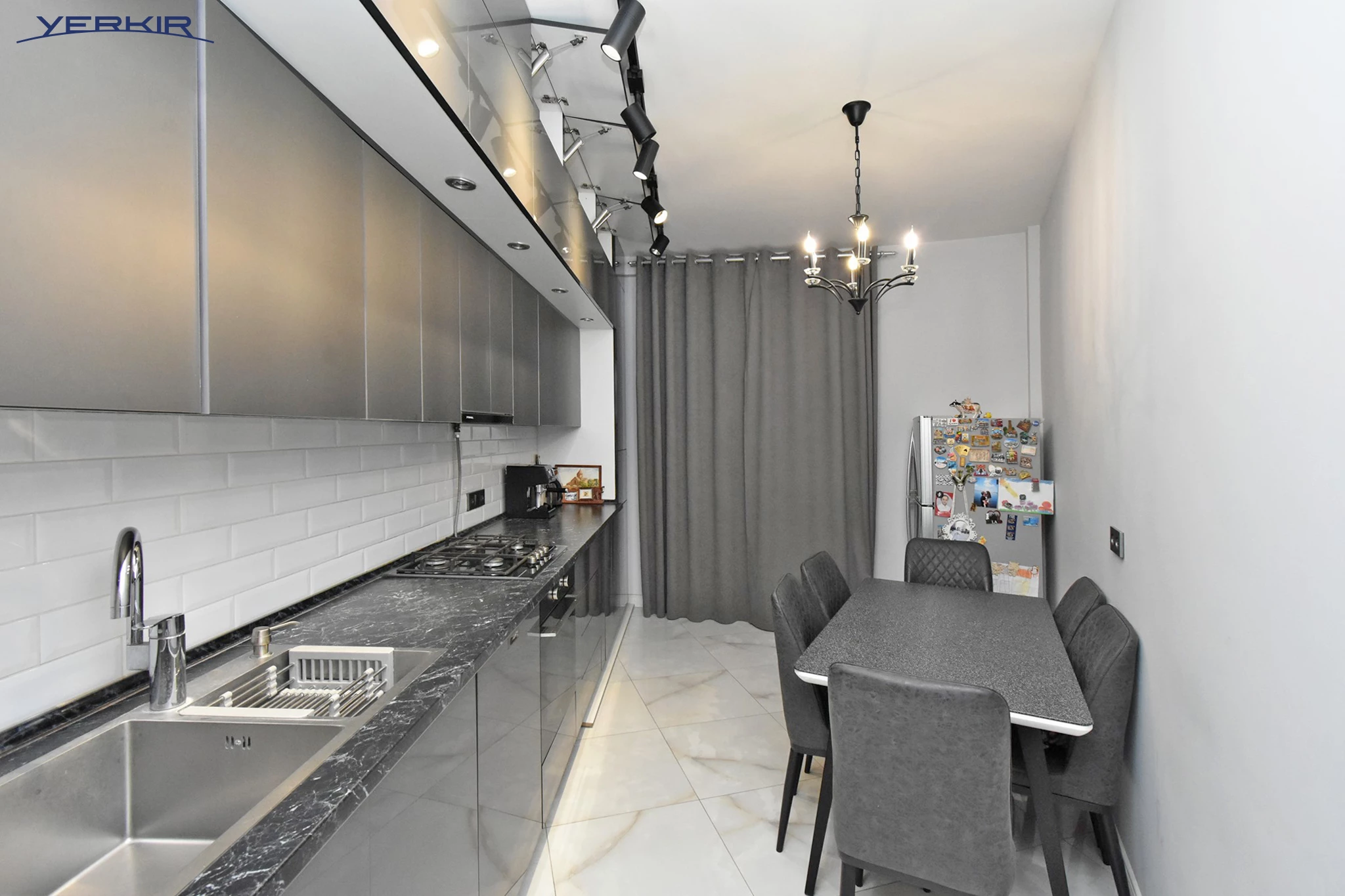 Apartments Code: 5+421138