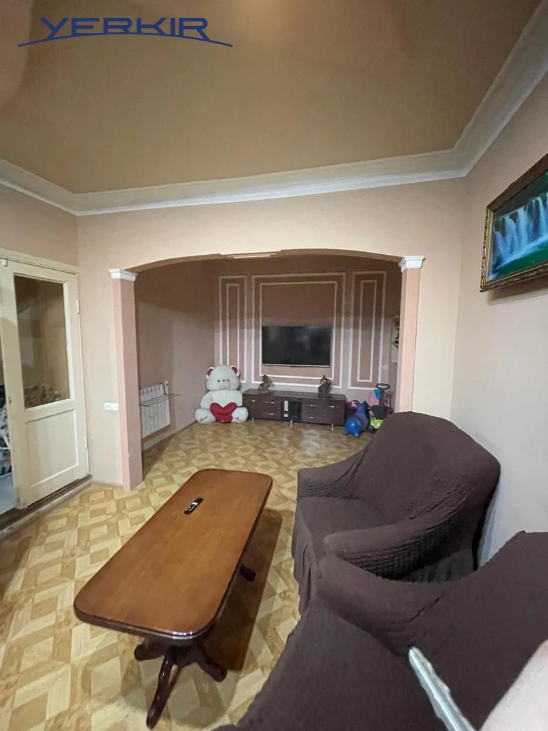 Առանձնատներ Կոդ` 5+513867