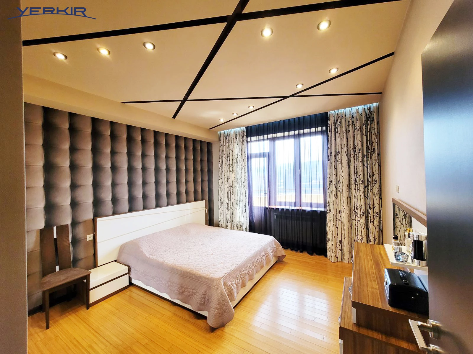 Apartments Code: 10+320199