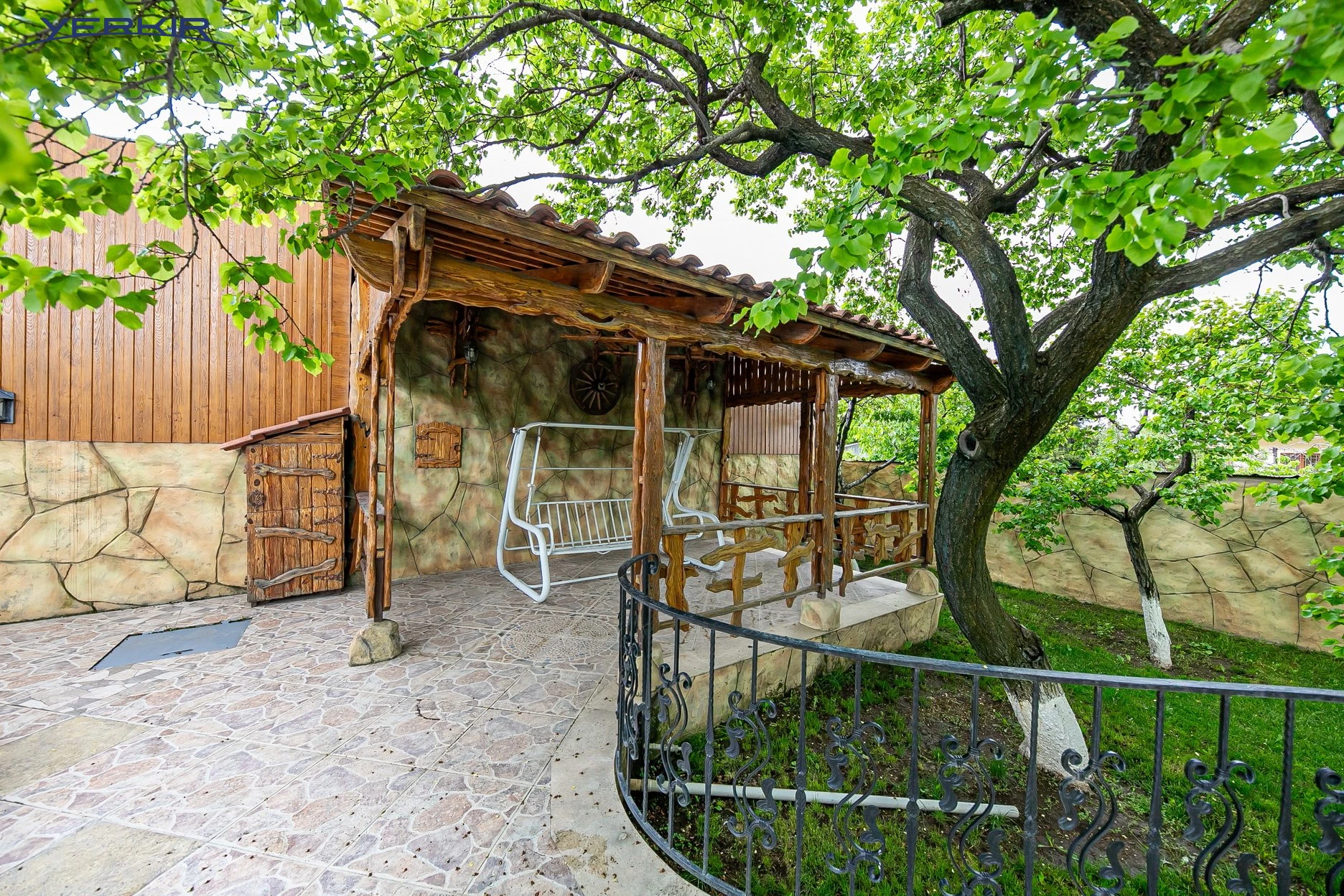 Առանձնատներ Կոդ` 8+517880