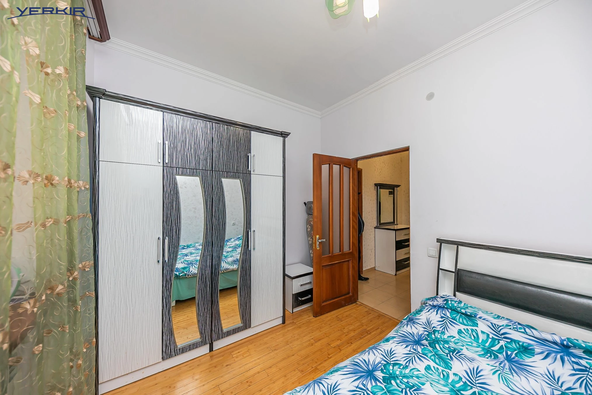 Apartments Code: 8+217205