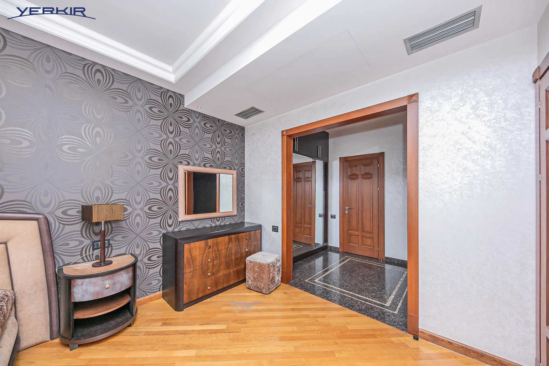 Apartments Code: 5+317840