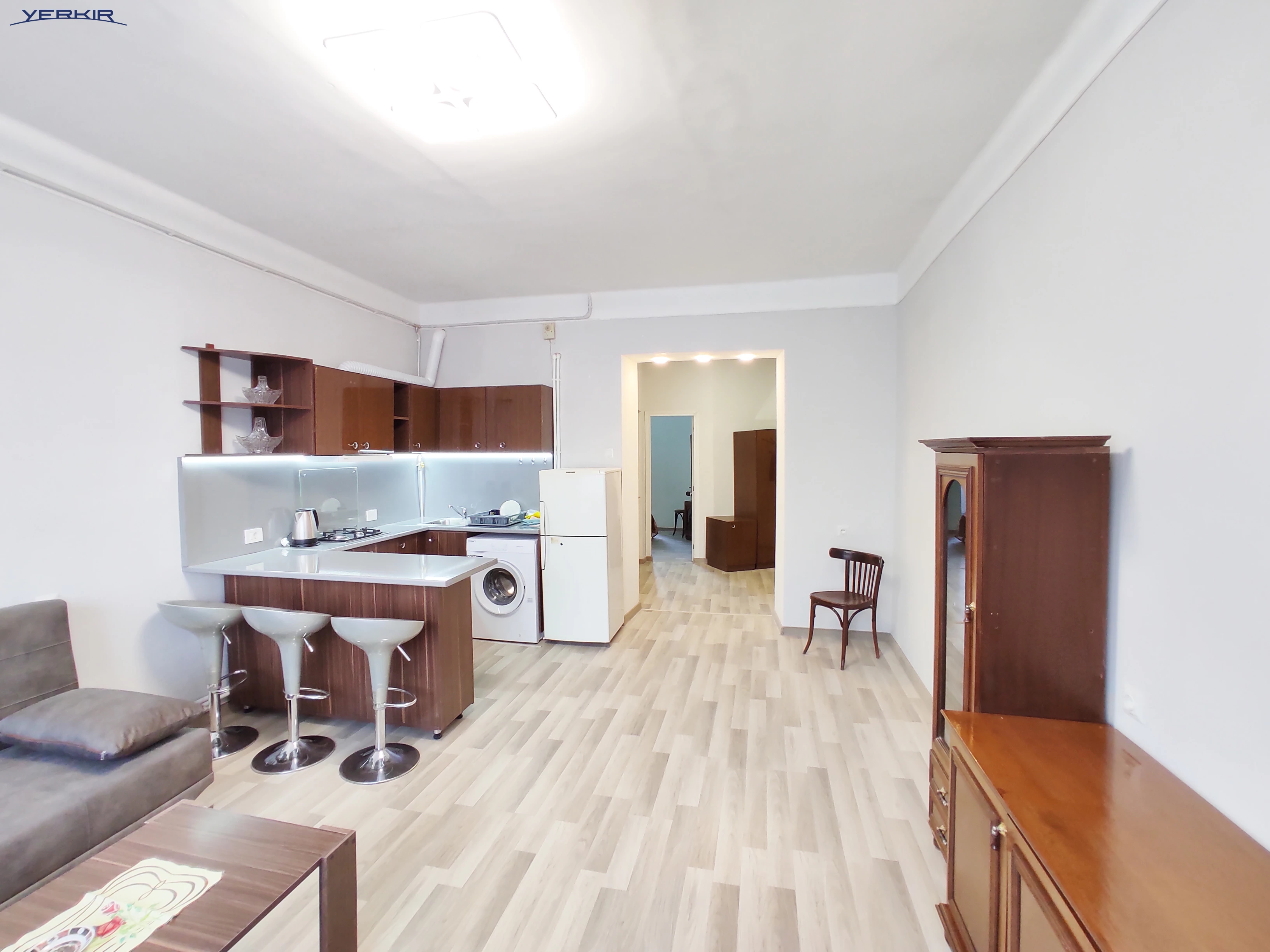 Apartments Code: 10+217651