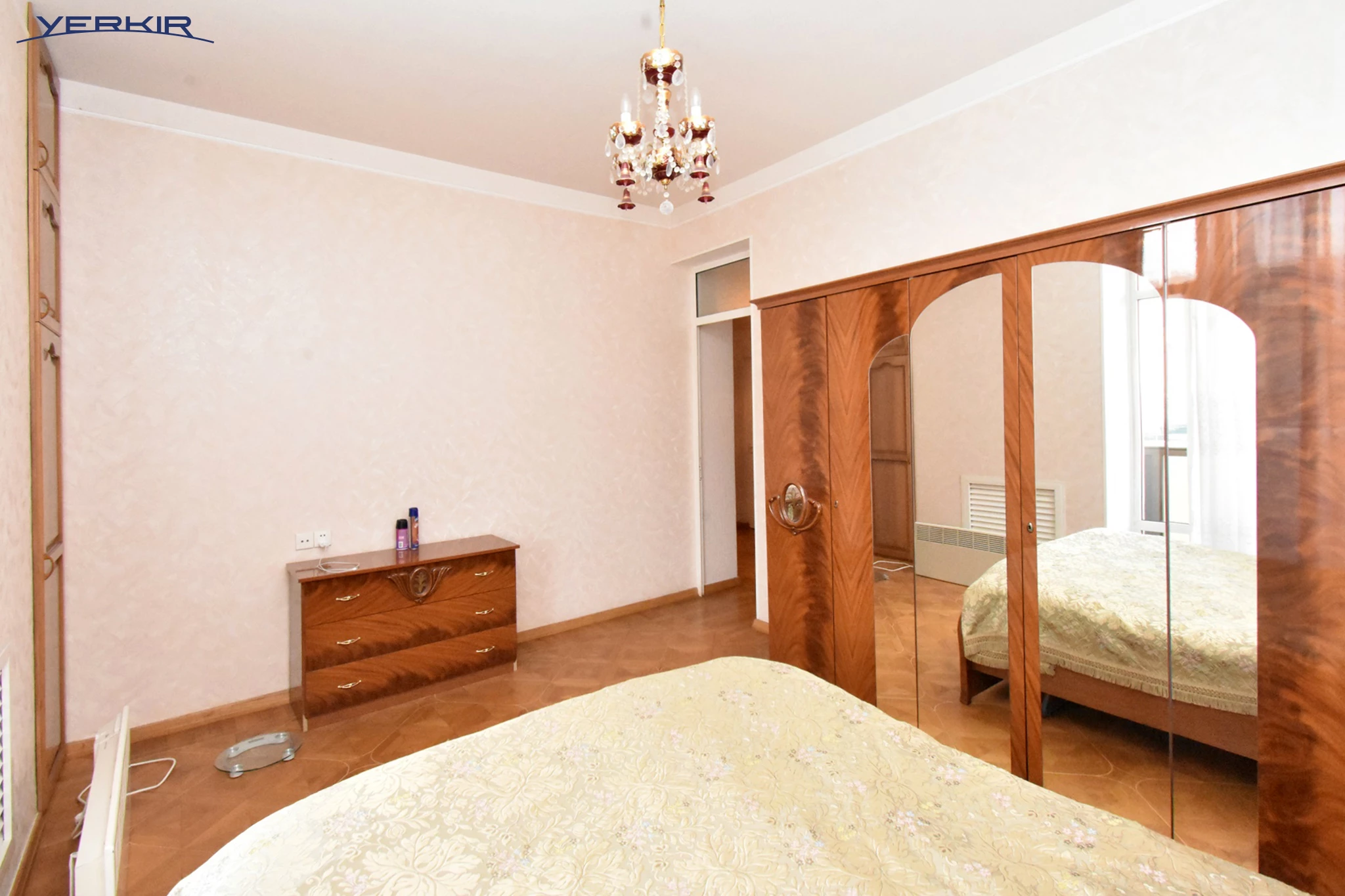 Բնակարաններ Կոդ` 5+821260