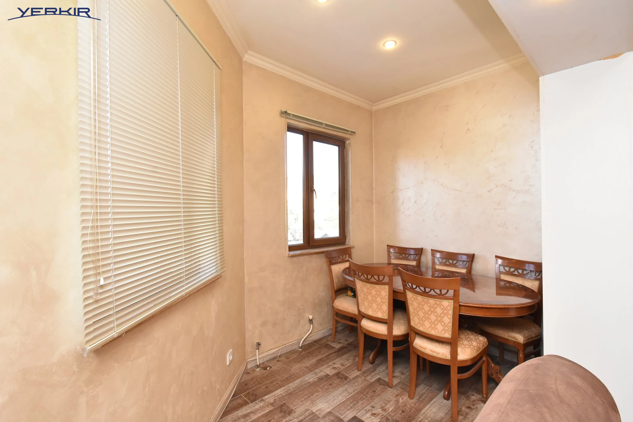 Apartments Code: 5+319464