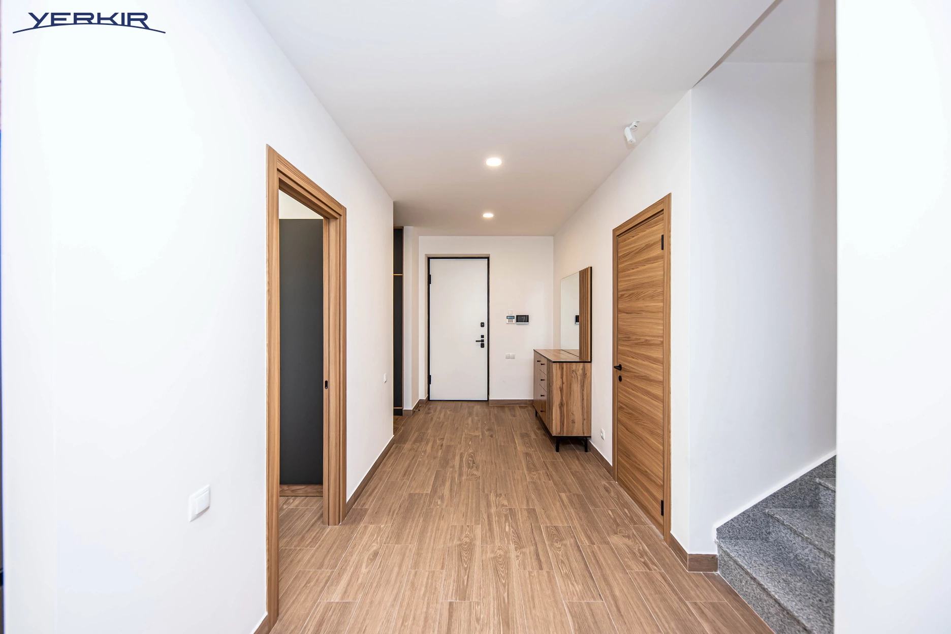 Առանձնատներ Կոդ` 5+513738