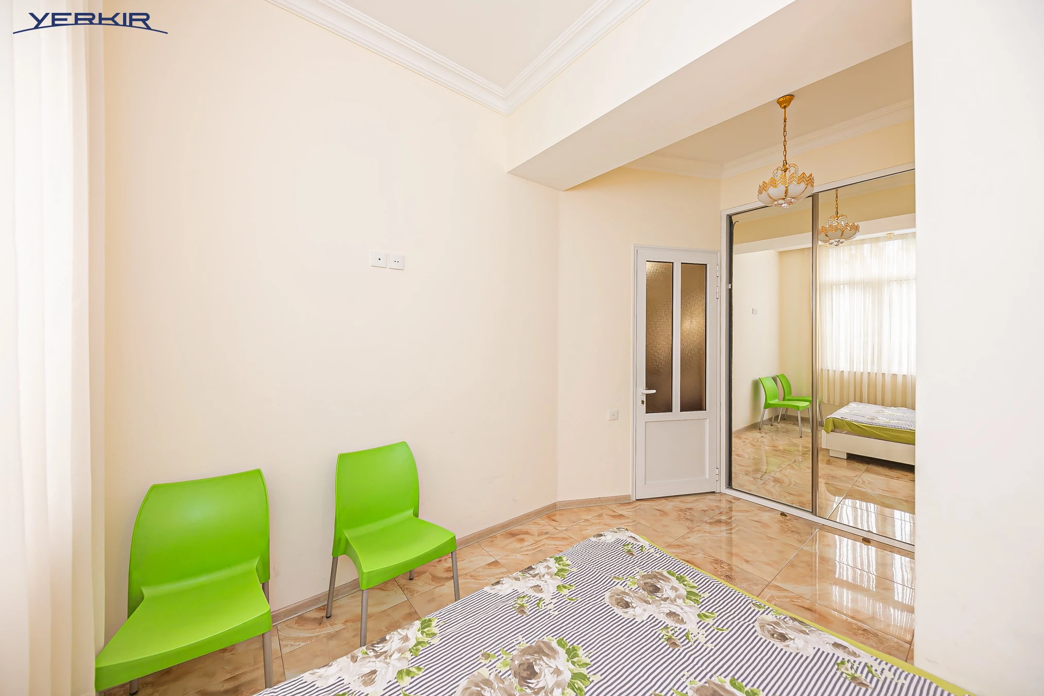 Apartments Code: 5+418984