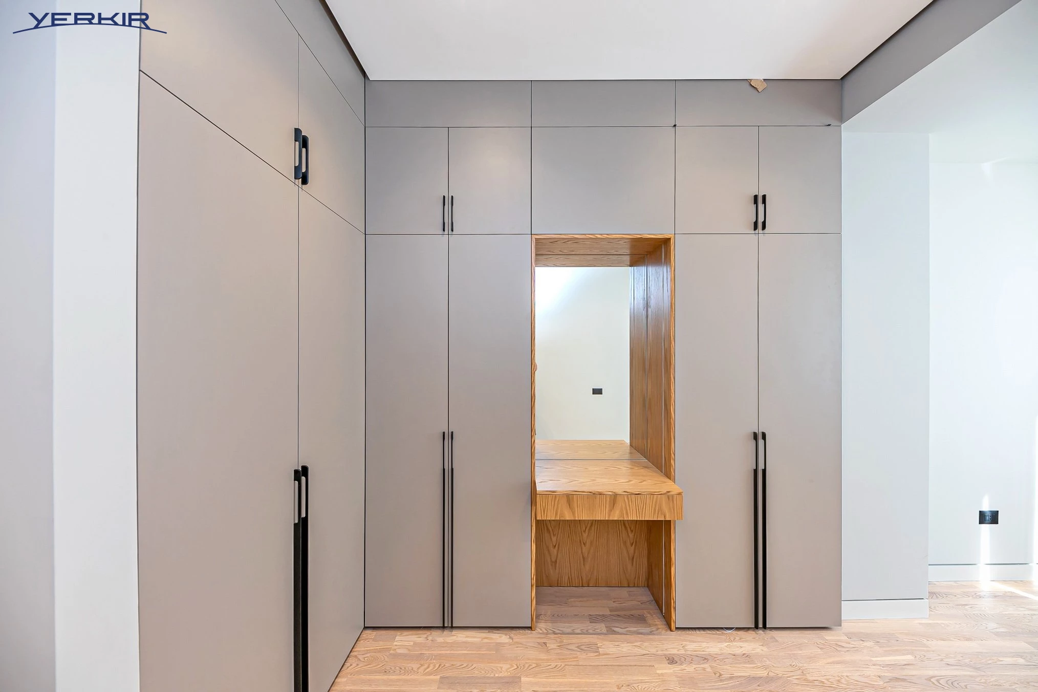 Apartments Code: 9+319324