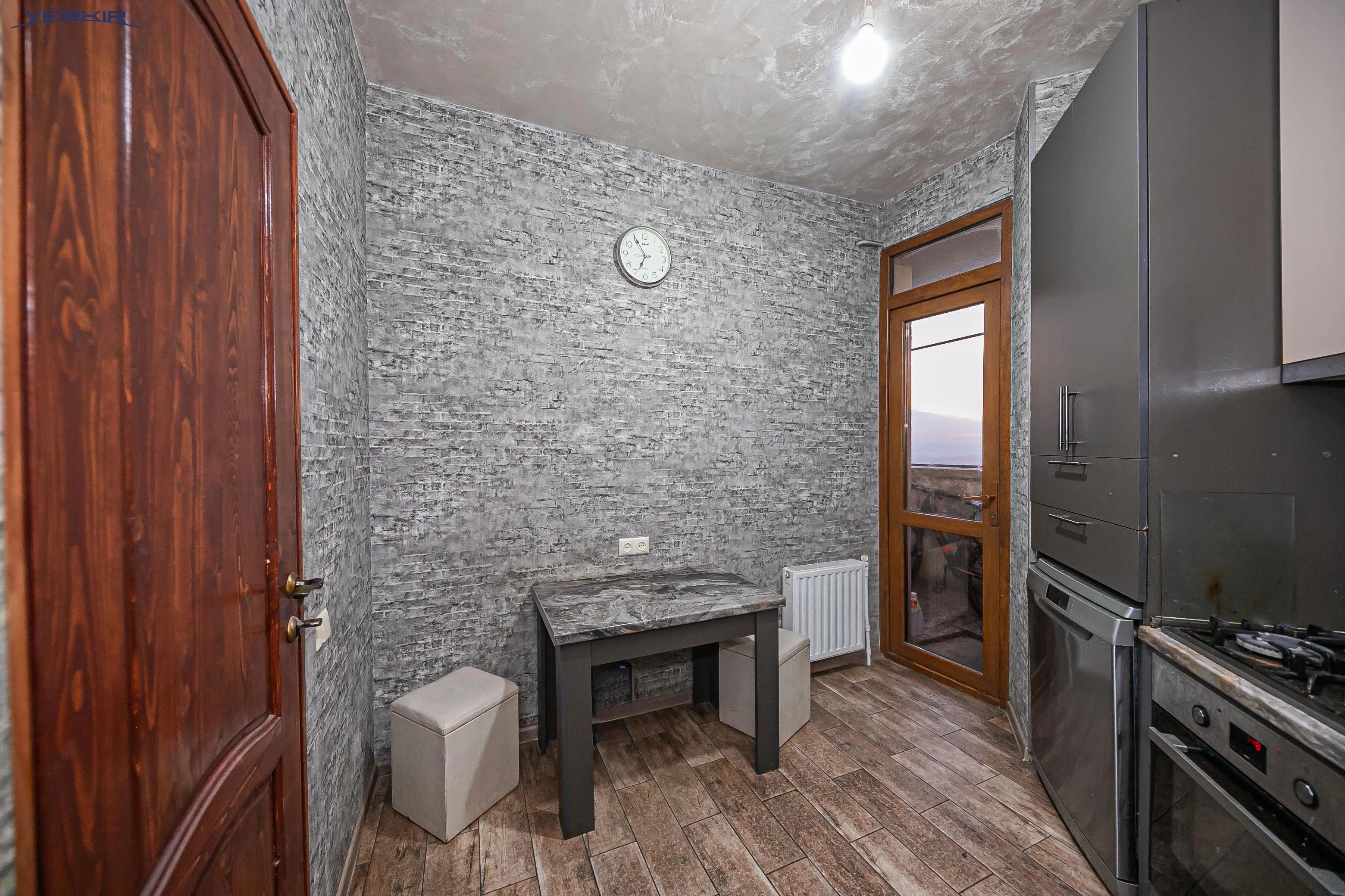 Բնակարաններ Կոդ` 9+320164