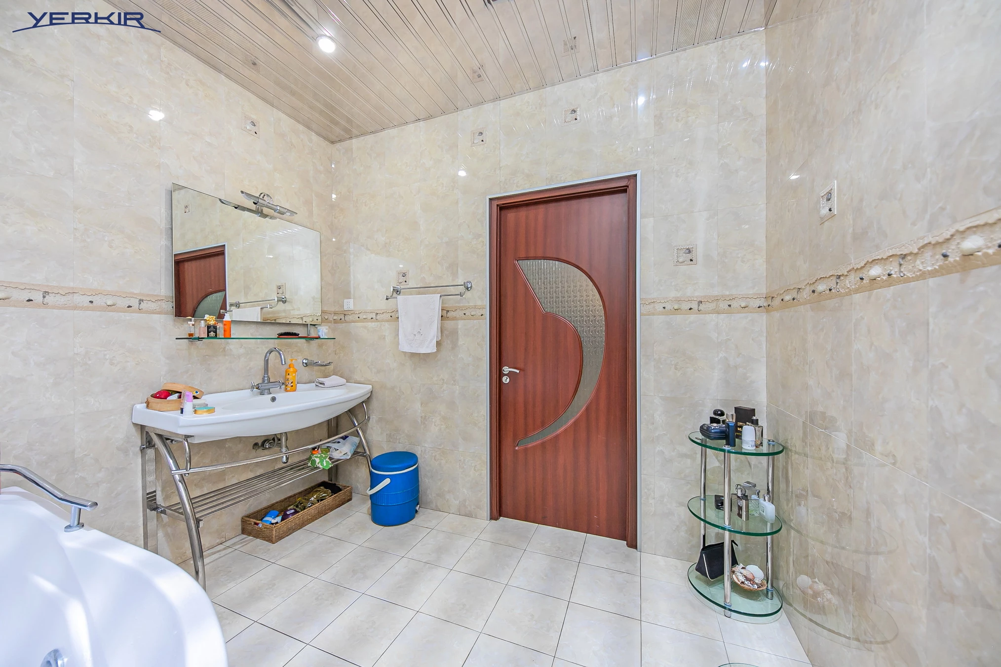 Apartments Code: 10+418505