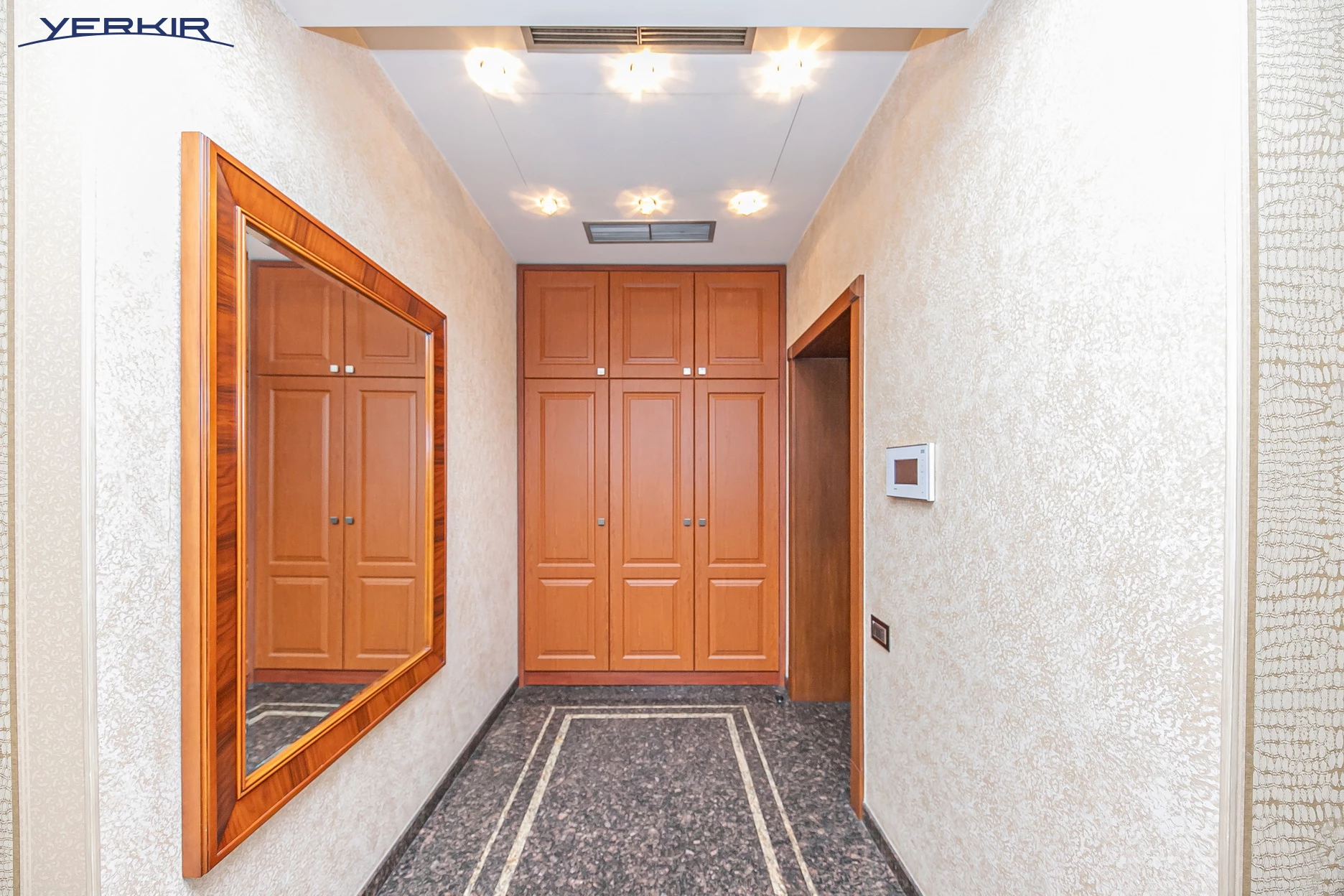 Apartments Code: 5+317840