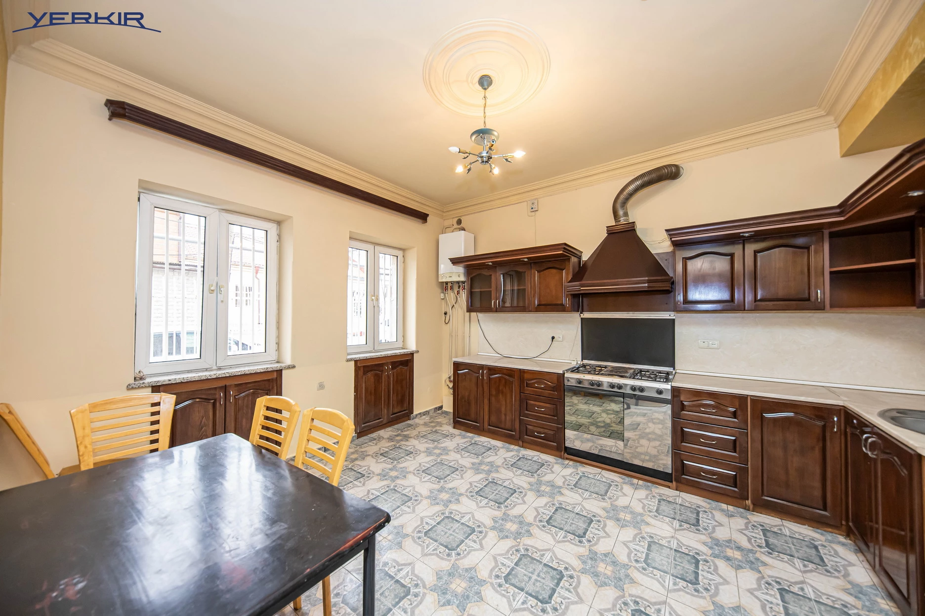 Houses Code: 3+513404