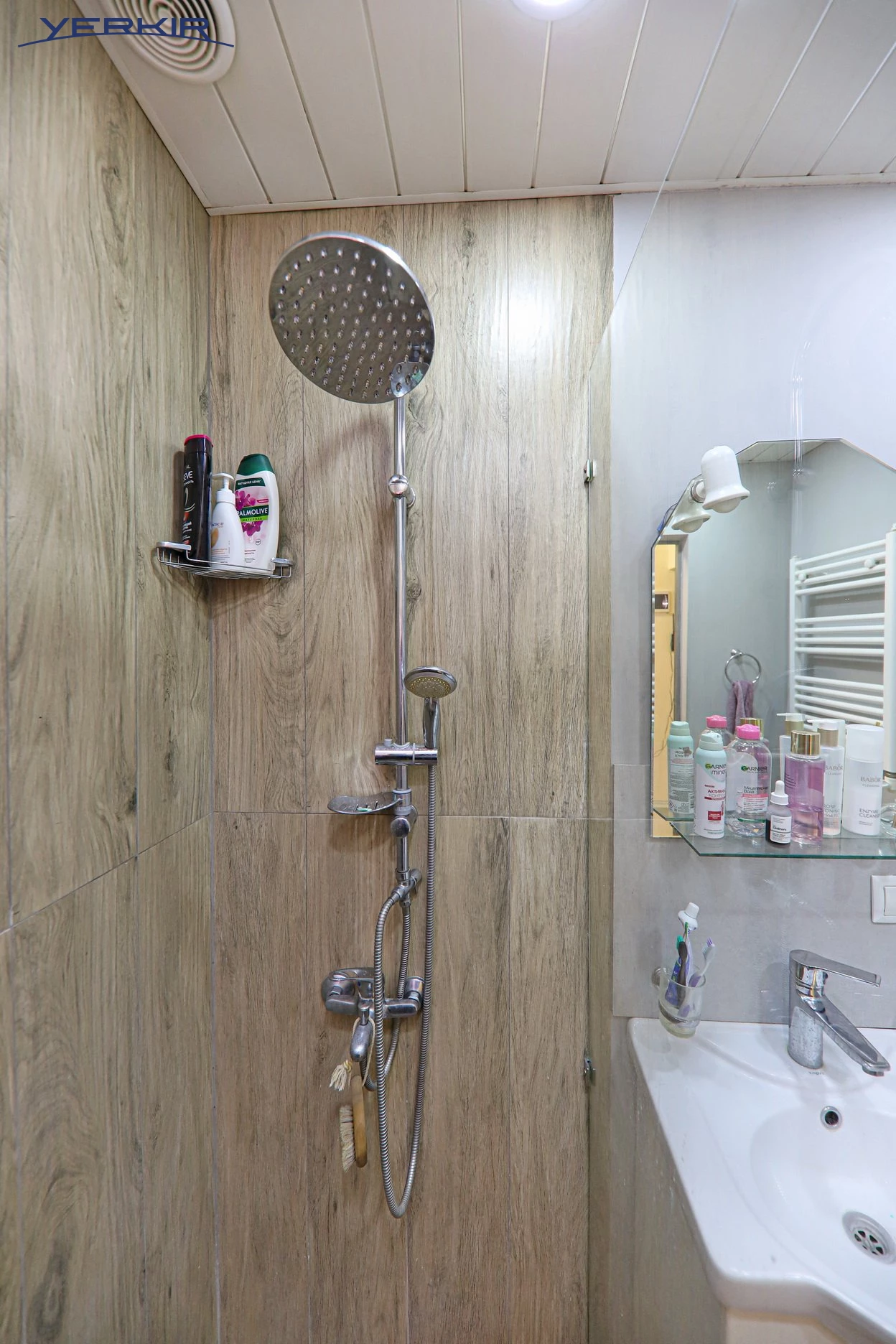 Apartments Code: 9+118244