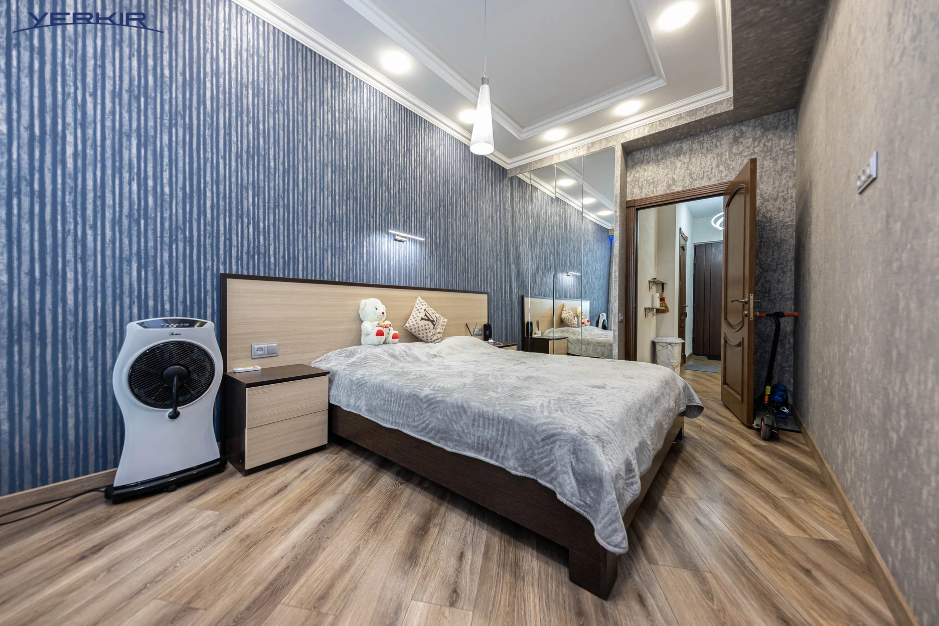 Բնակարաններ Կոդ` 5+214462