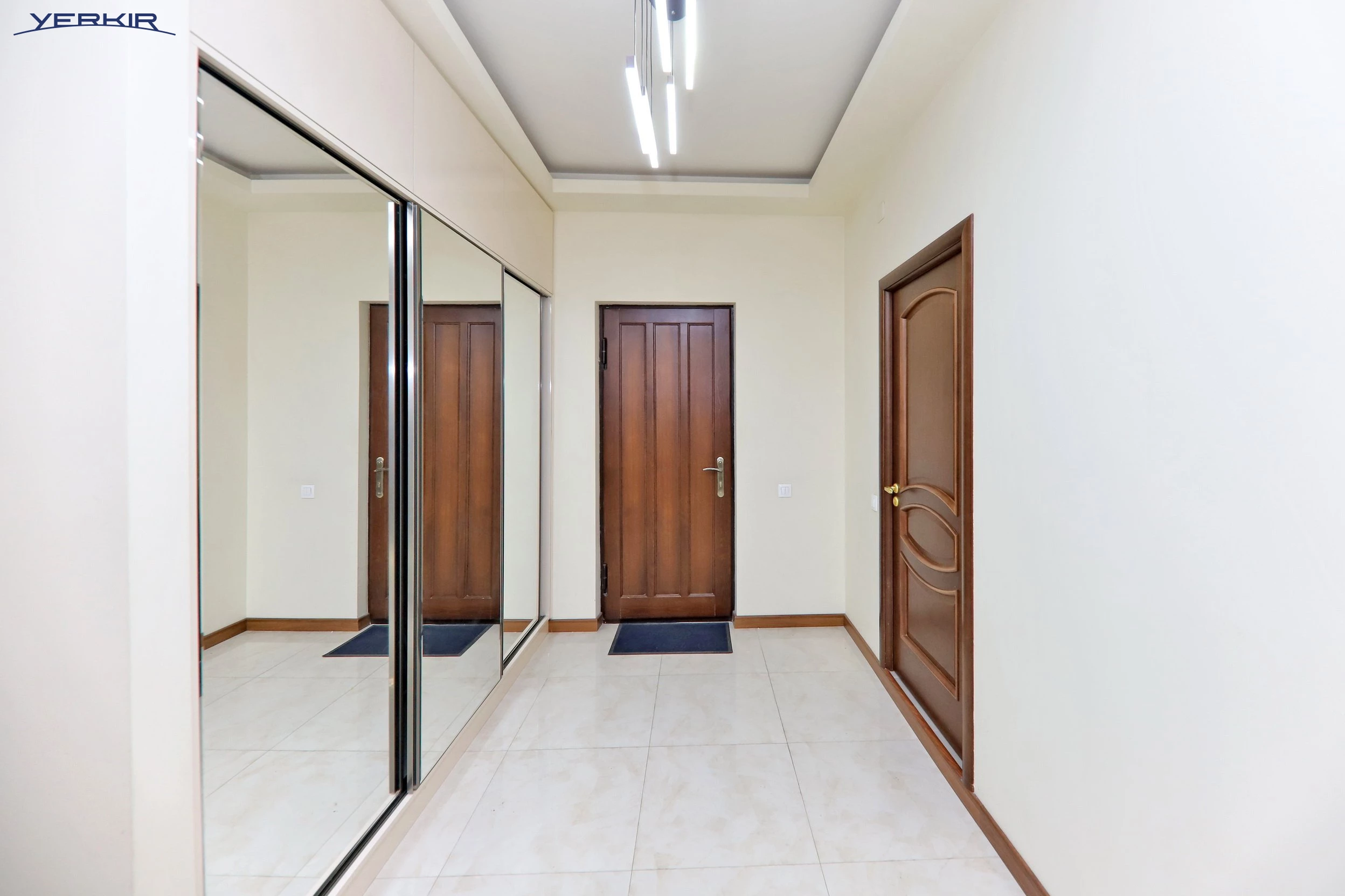 Apartments Code: 9+316653