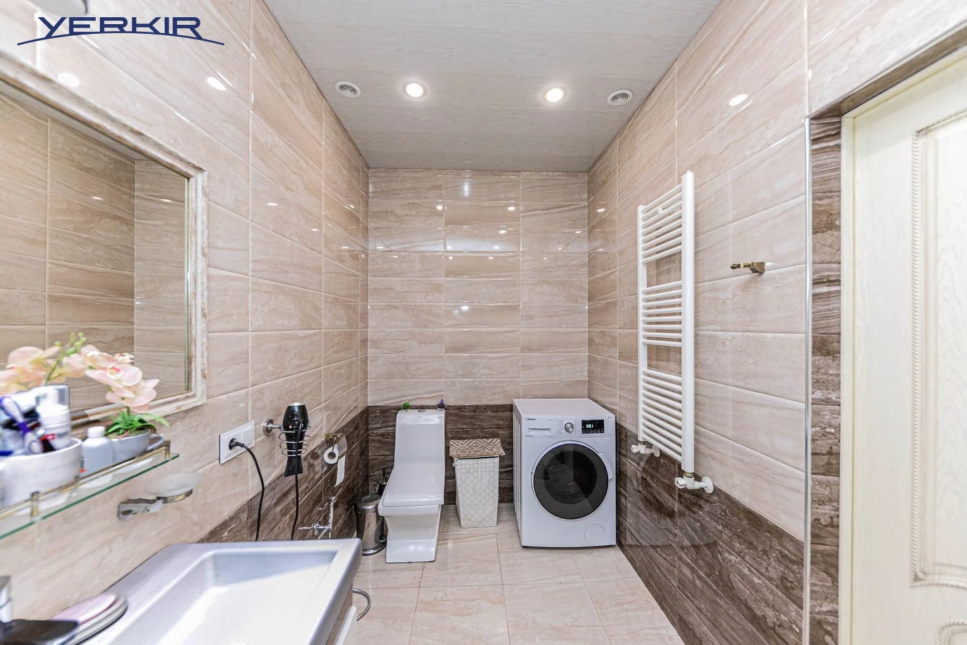 Apartments Code: 9+3558715