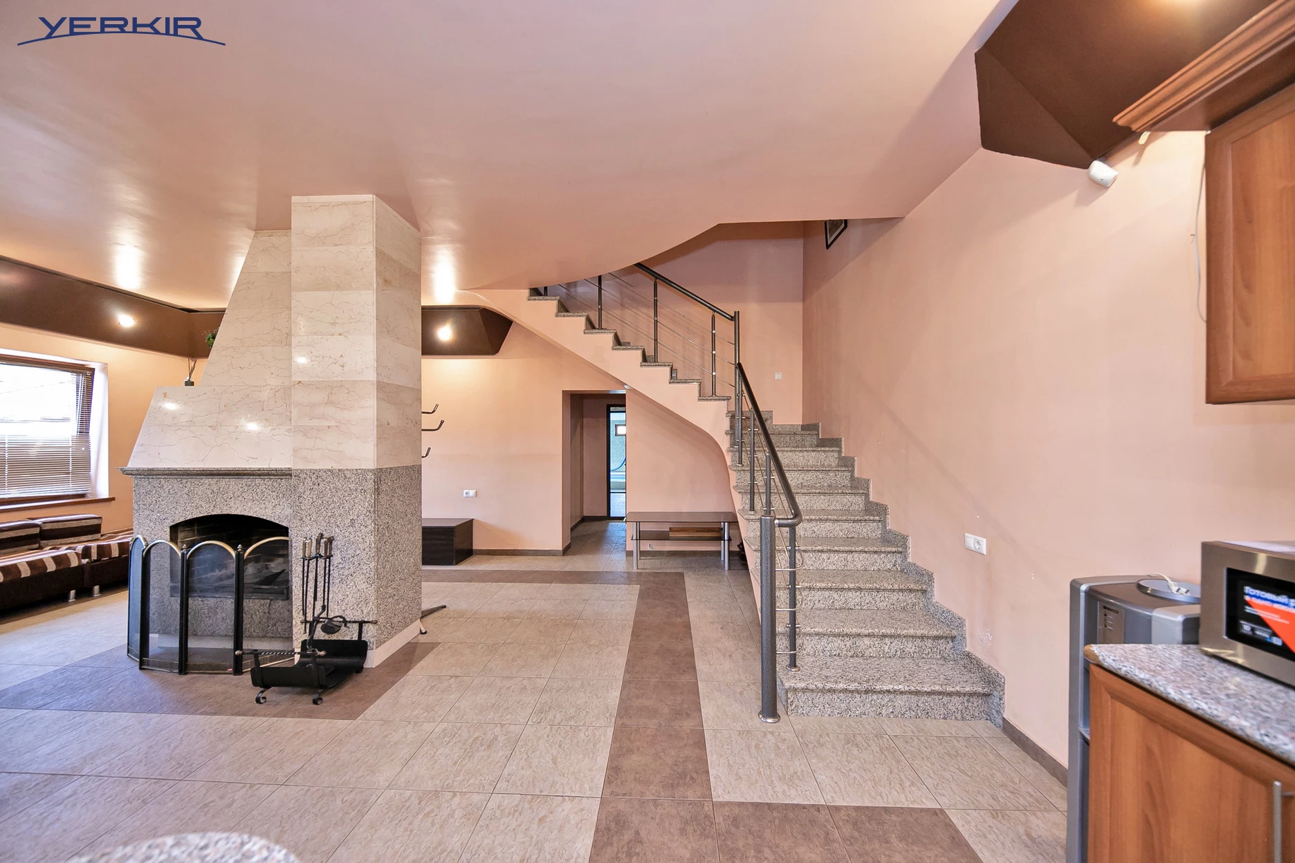 Առանձնատներ Կոդ` 5+517529