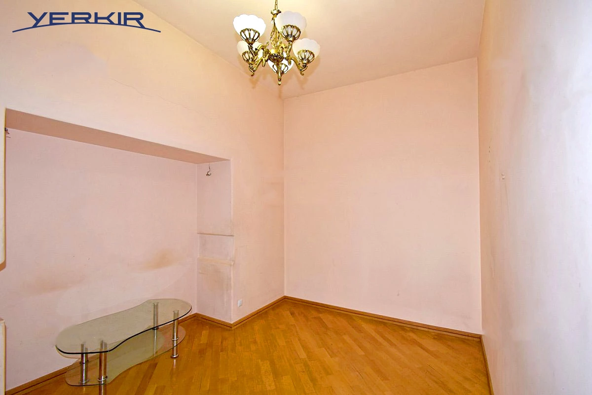 Apartments Code: 5+302154