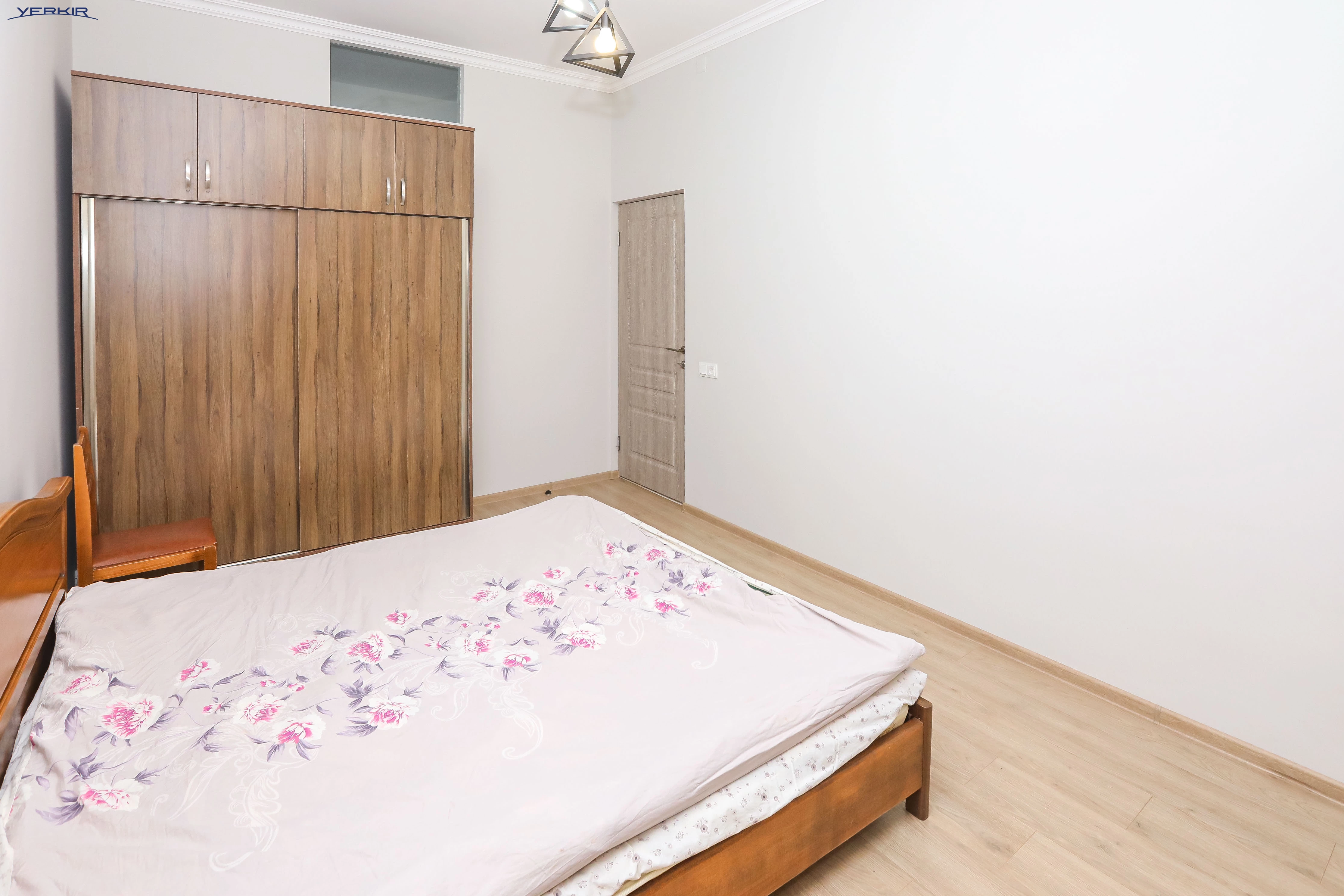Apartments Code: 10+320598