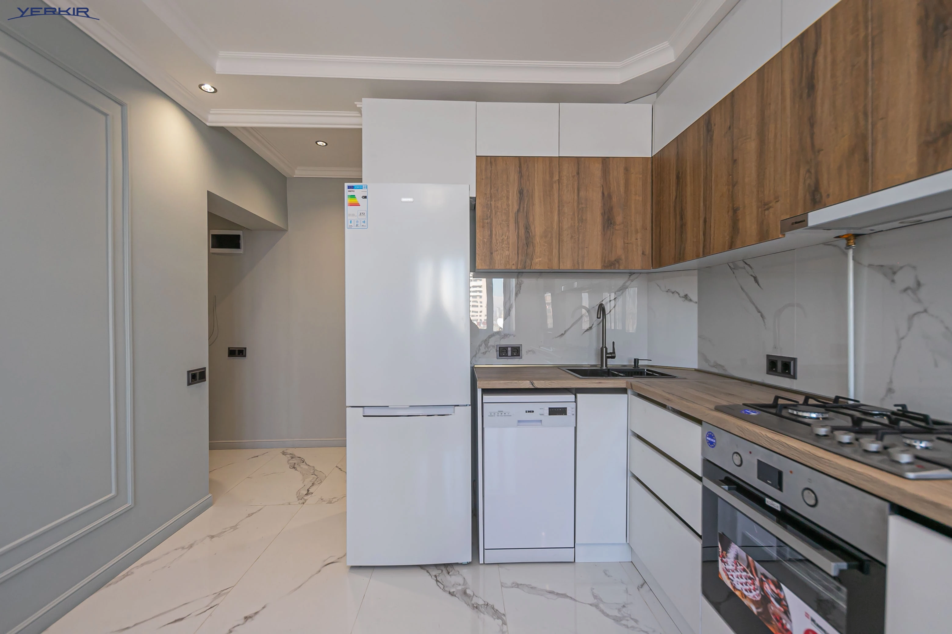 Apartments Code: 5+221692