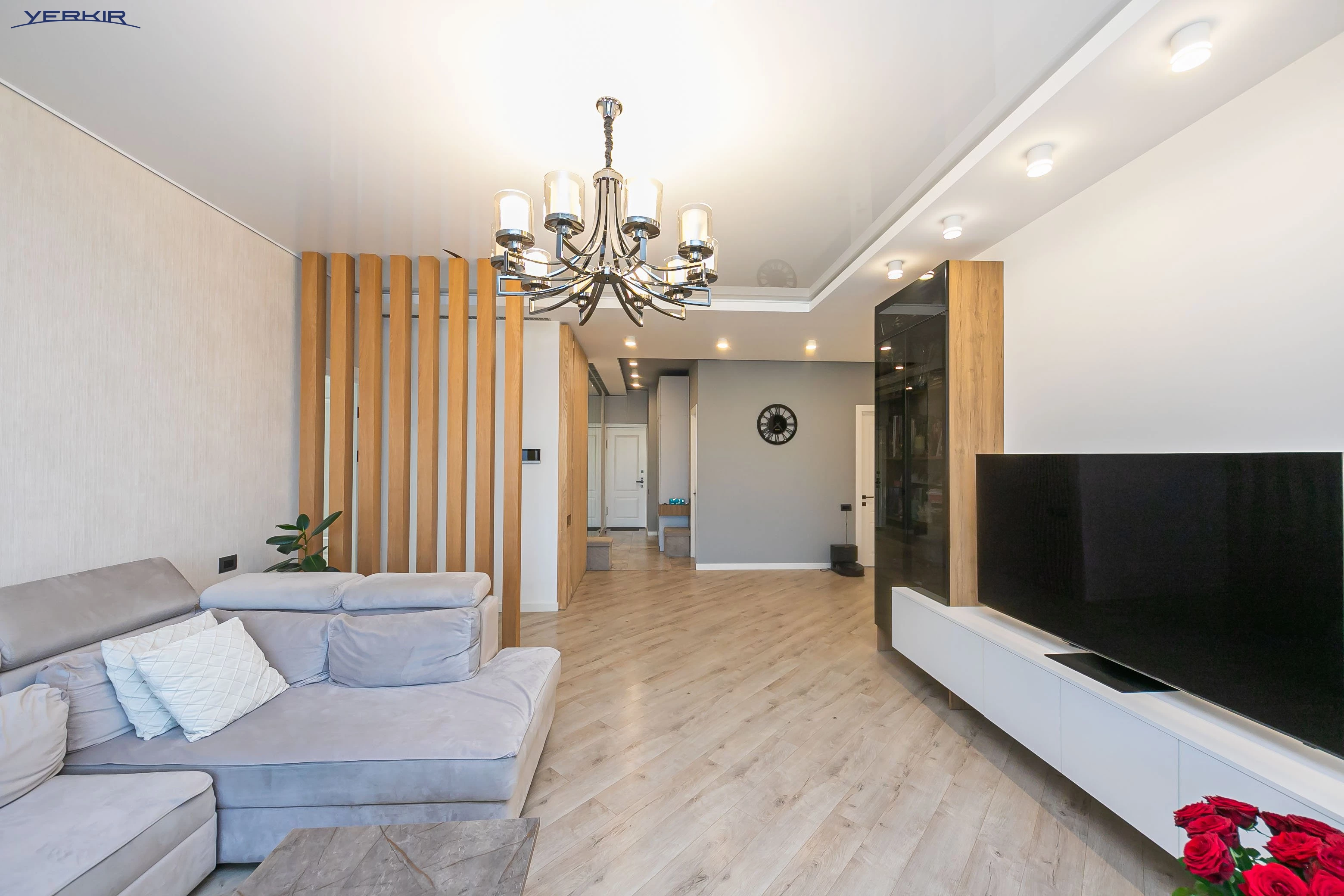 Apartments Code: 9+420819