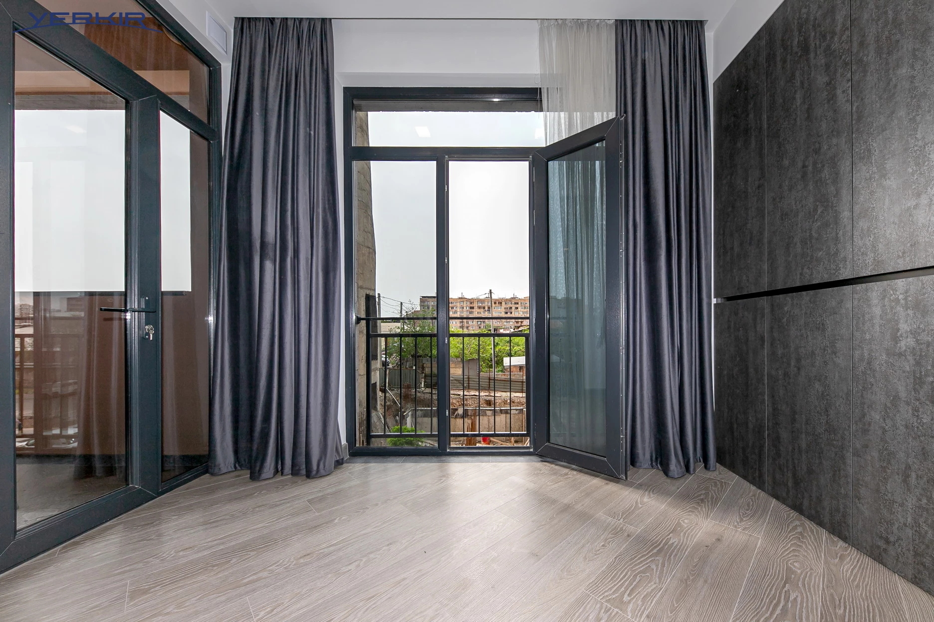 Բնակարաններ Կոդ` 5+216437