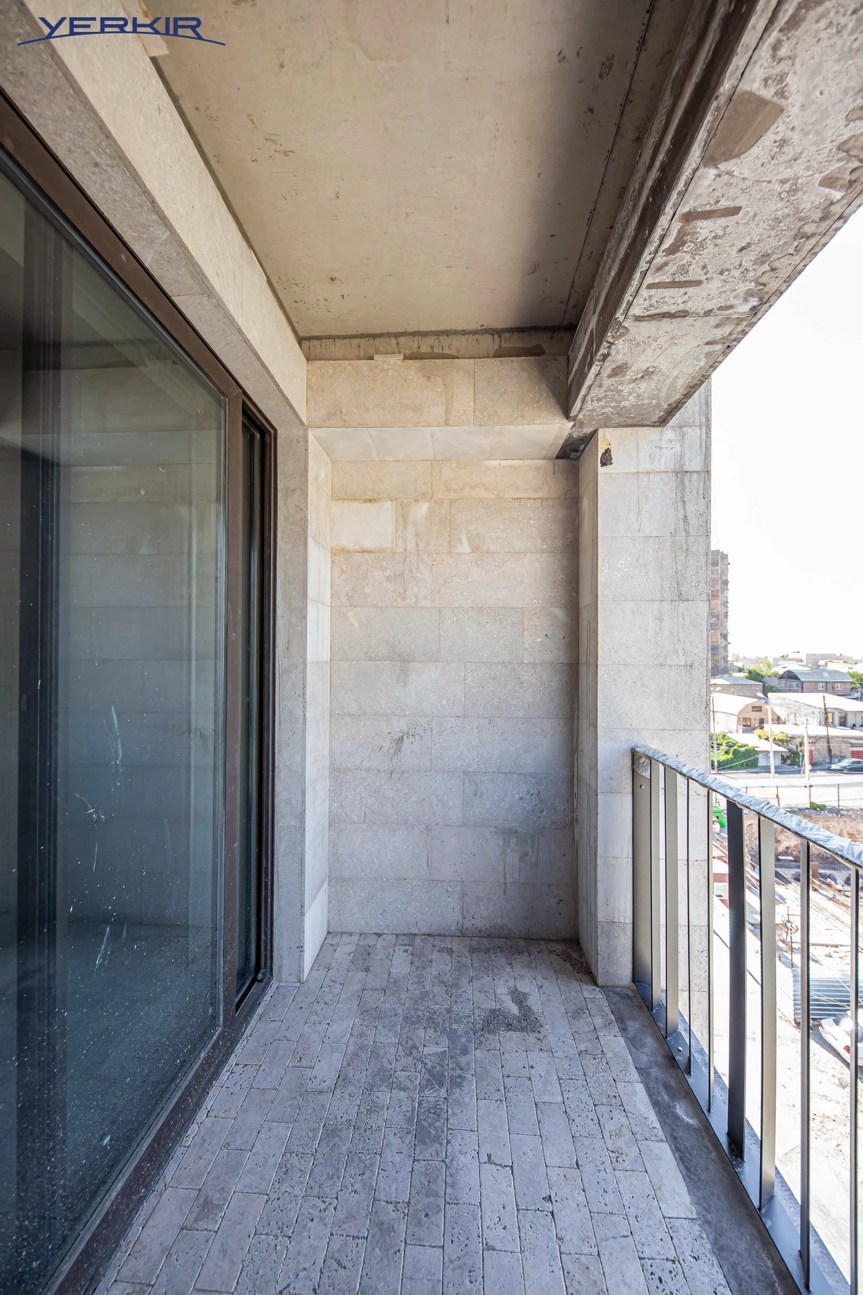 Apartments Code: 5+410523