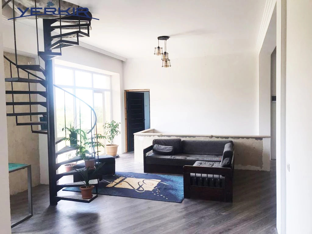 Առանձնատներ Կոդ` 5+50093