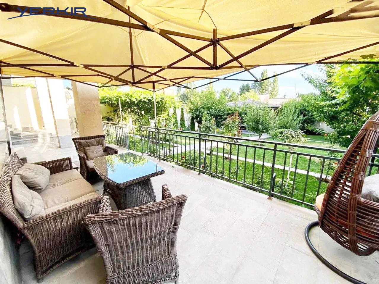 Առանձնատներ Կոդ` 9+518540